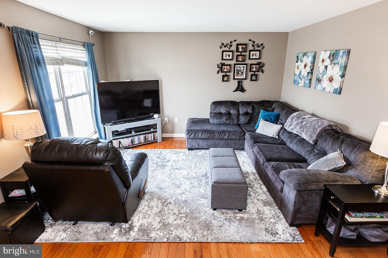 LONGWOOD SQUARE - Residential