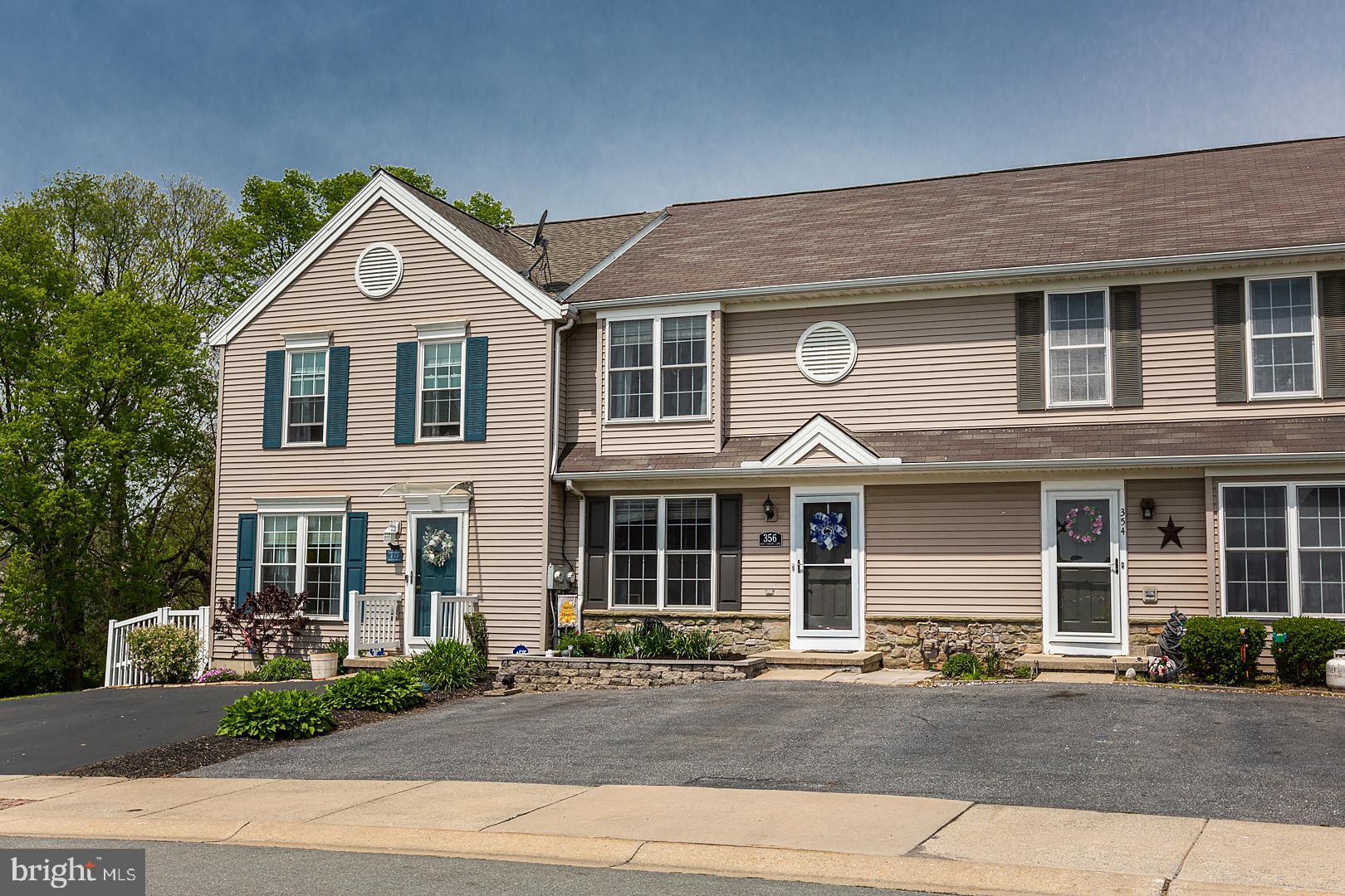 LONGWOOD SQUARE - Residential