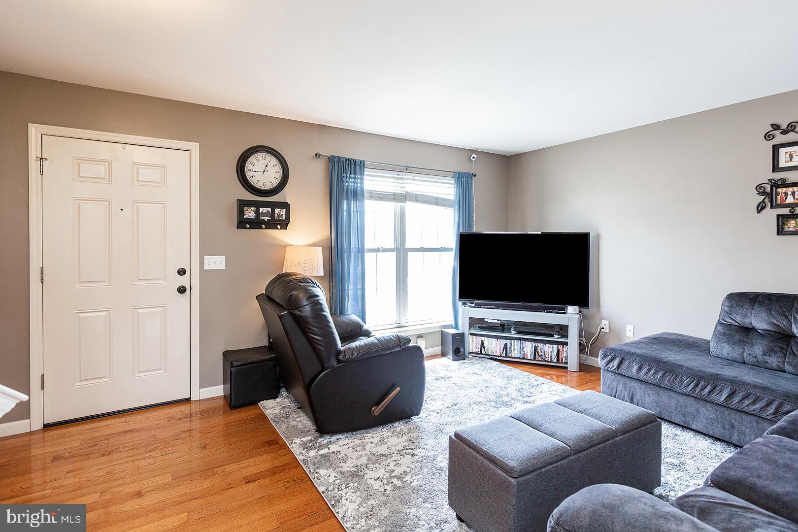 LONGWOOD SQUARE - Residential