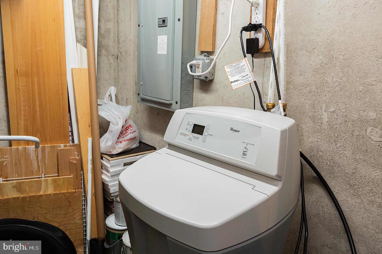 LONGWOOD SQUARE - Residential