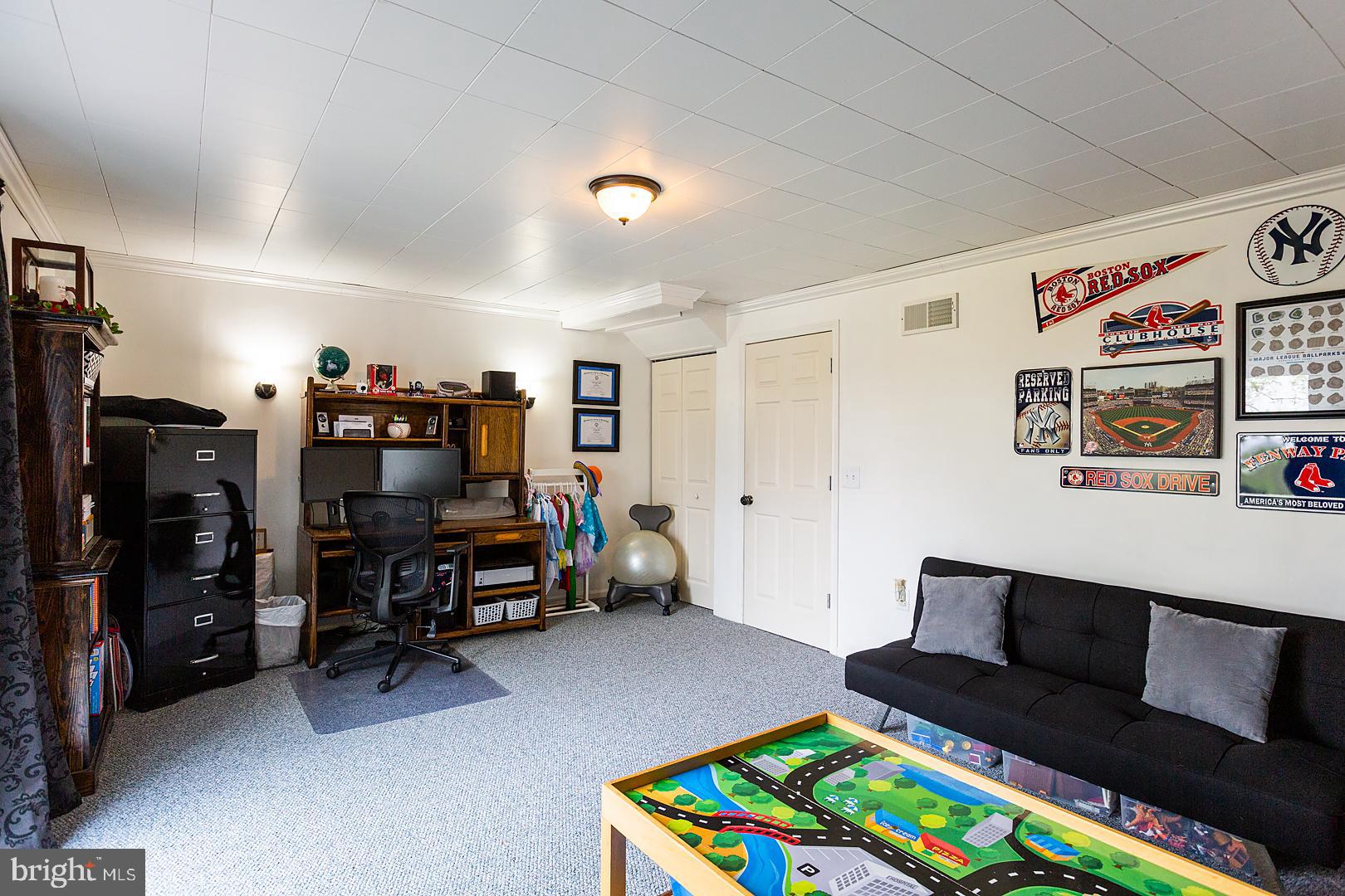 LONGWOOD SQUARE - Residential