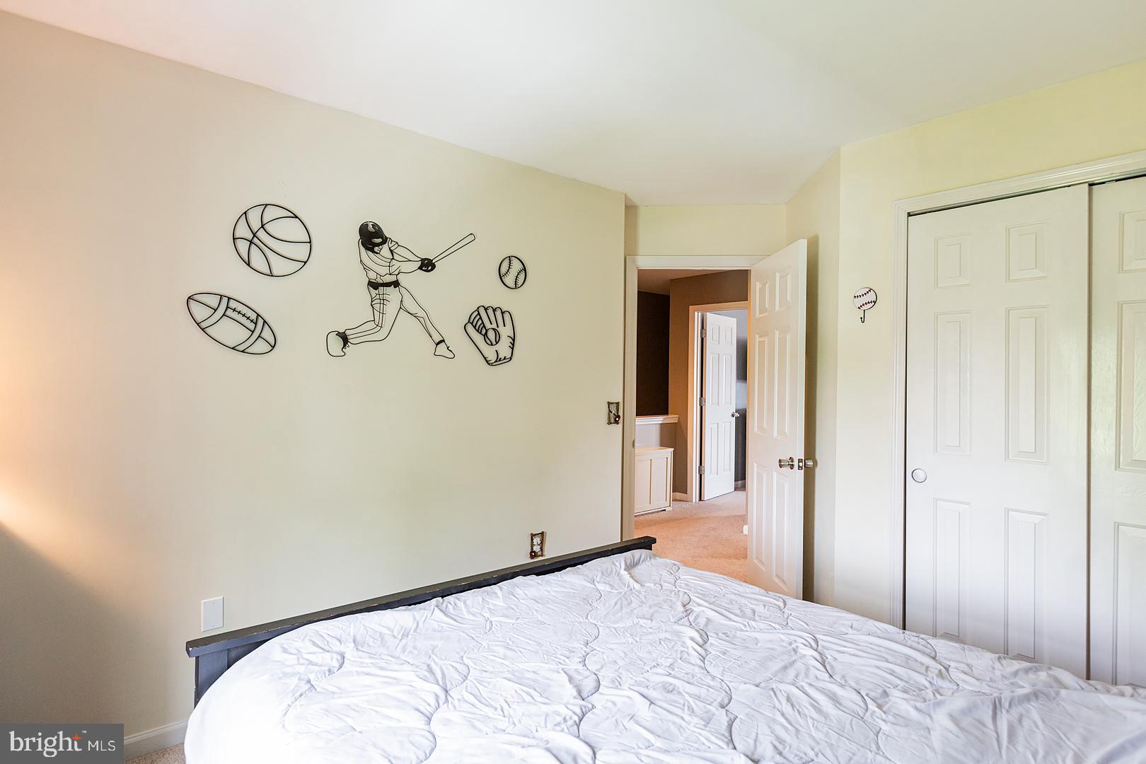 LONGWOOD SQUARE - Residential