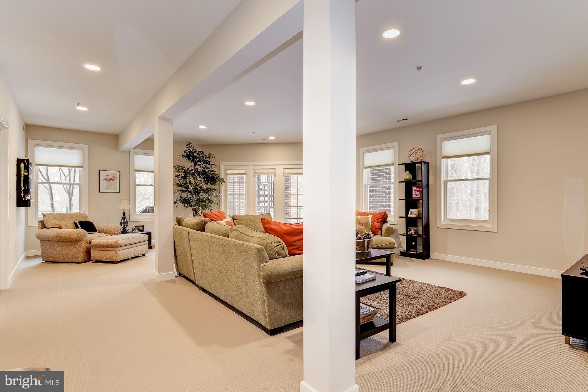 RIVER FALLS - Residential