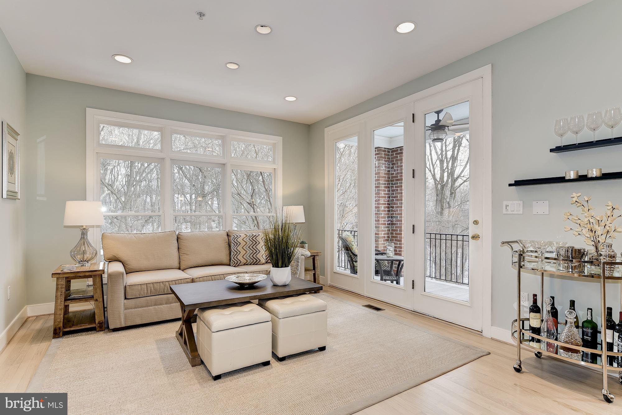 RIVER FALLS - Residential