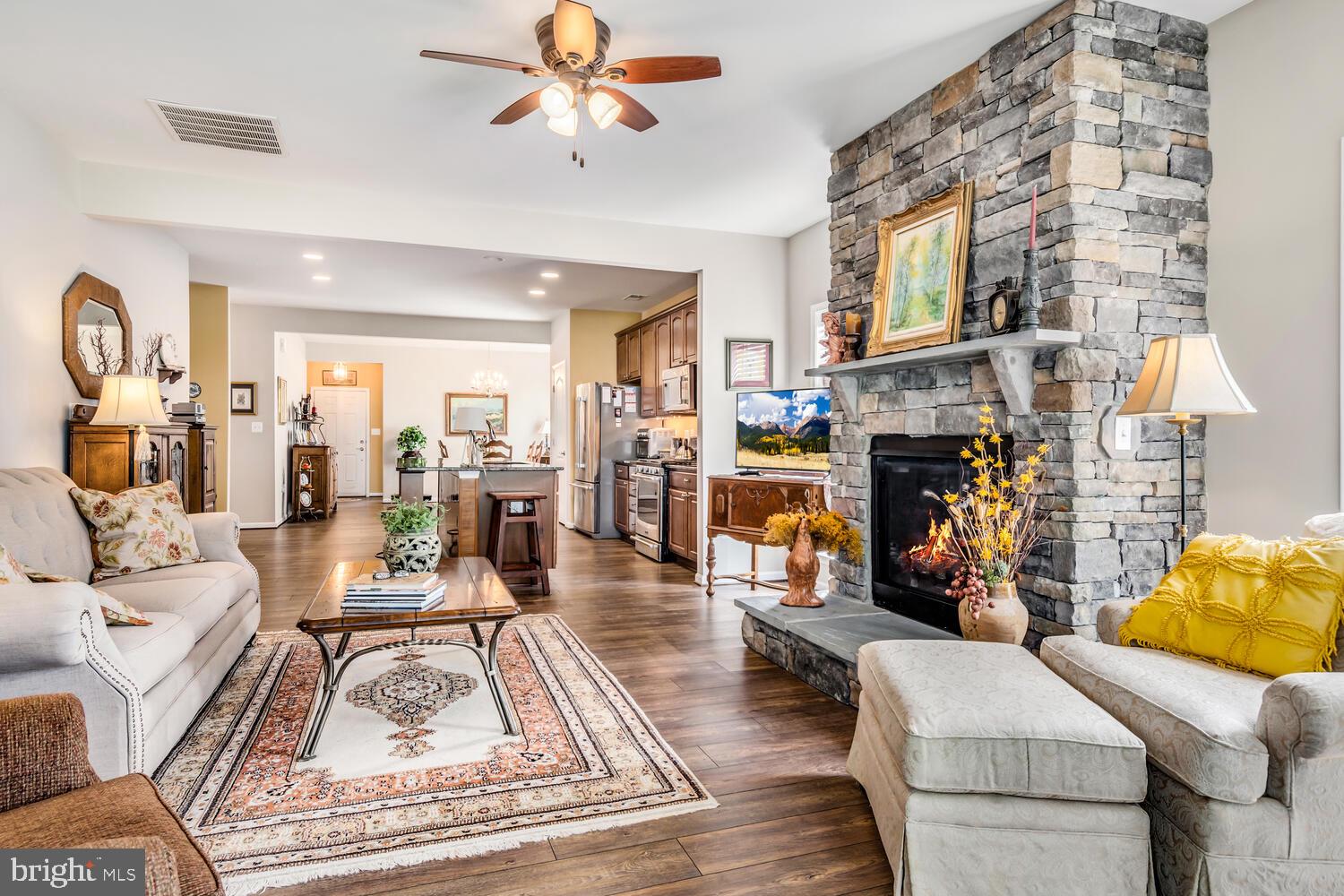 SYMPHONY VILLAGE AT CENTREVILLE - Residential