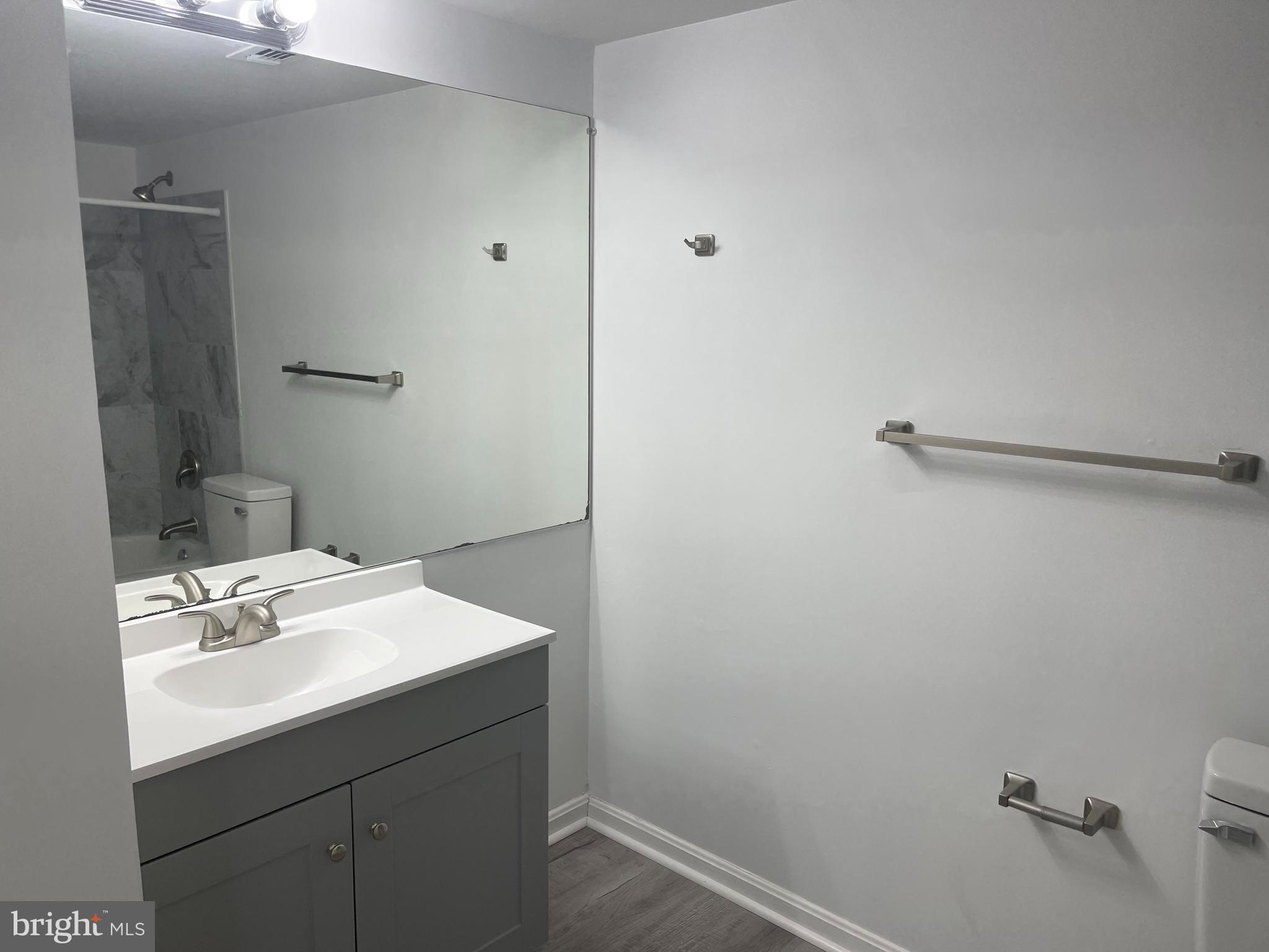 THE VISTAS - Residential Lease