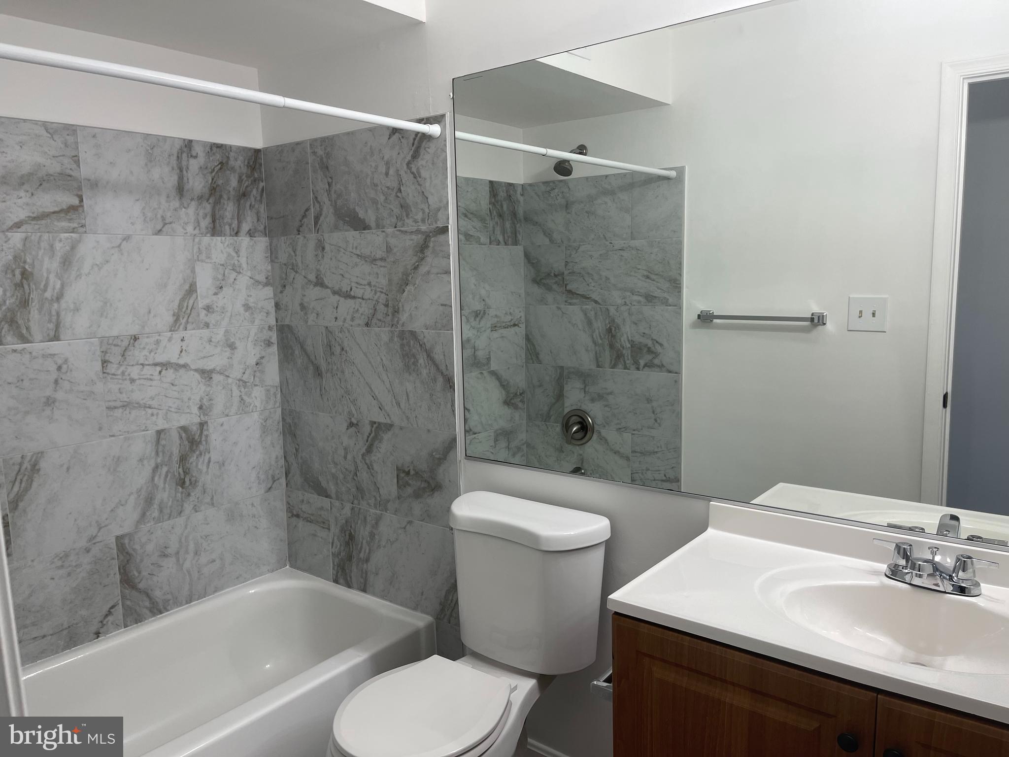 THE VISTAS - Residential Lease