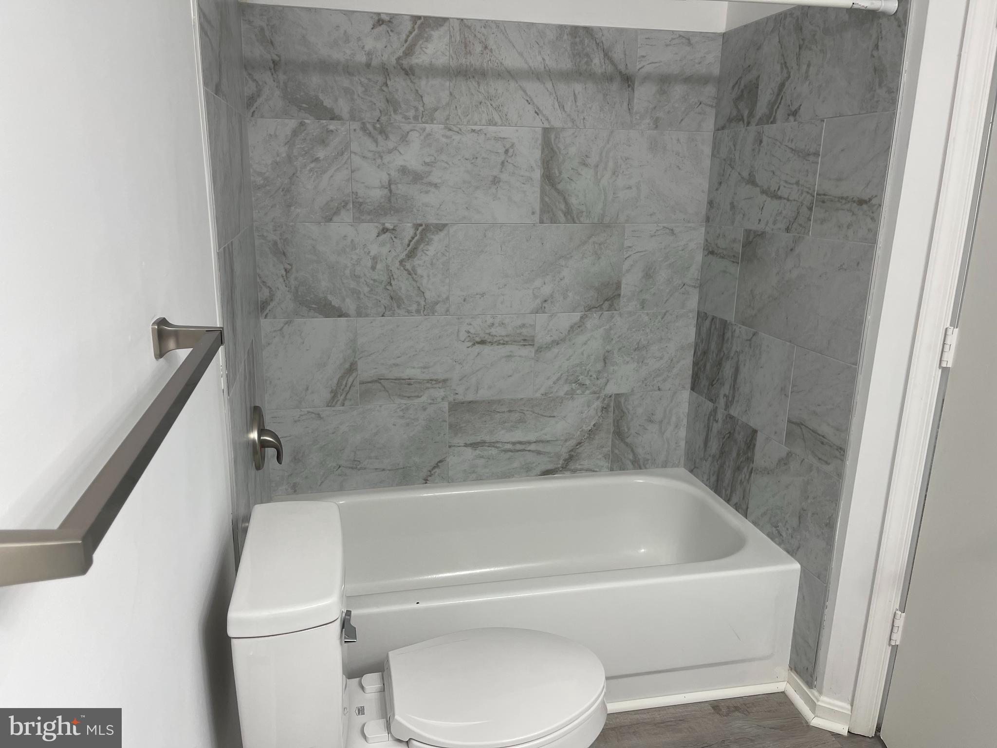 THE VISTAS - Residential Lease