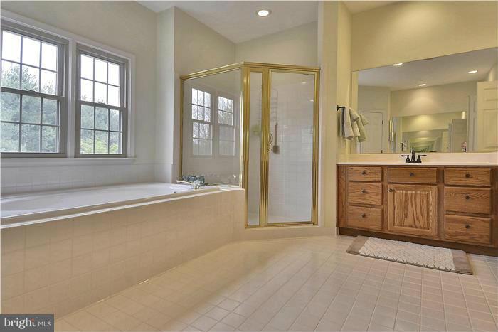 LOCKMAR - Residential