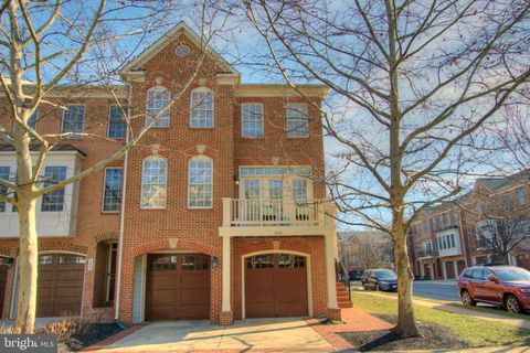 160 HERNDON MILL CIRCLE HERNDON VA 20170