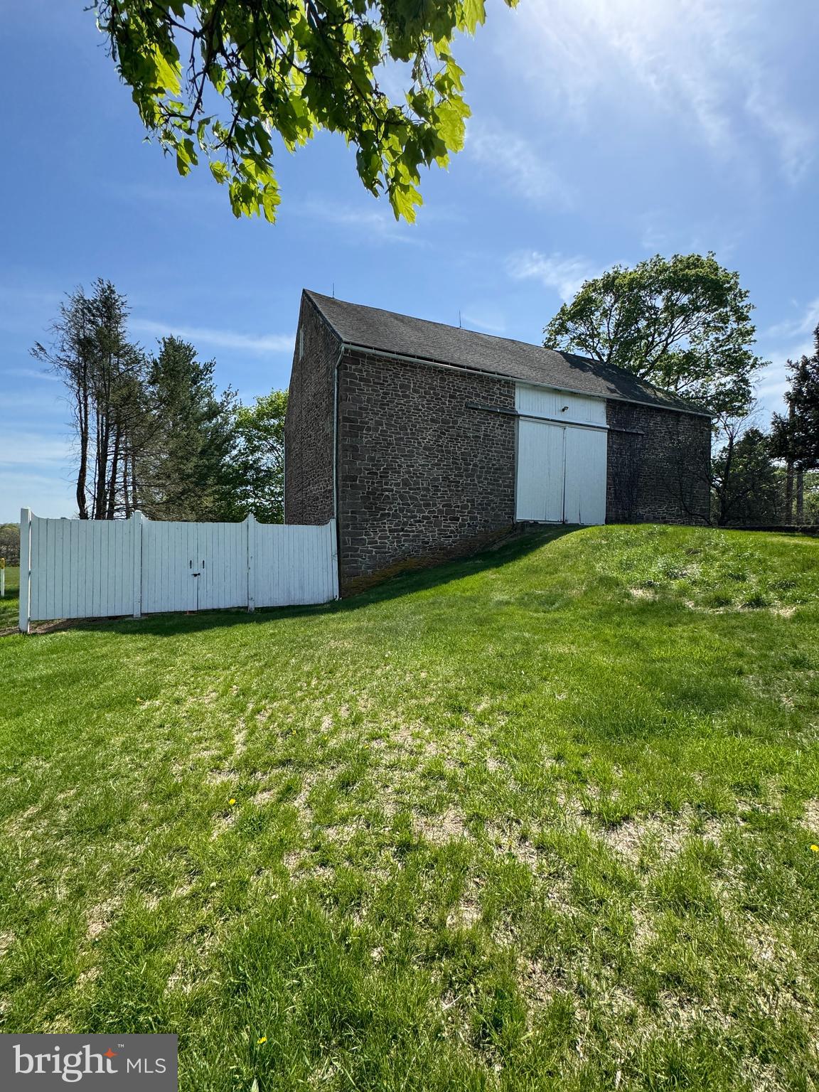 2046 PLEASANT VIEW ROAD