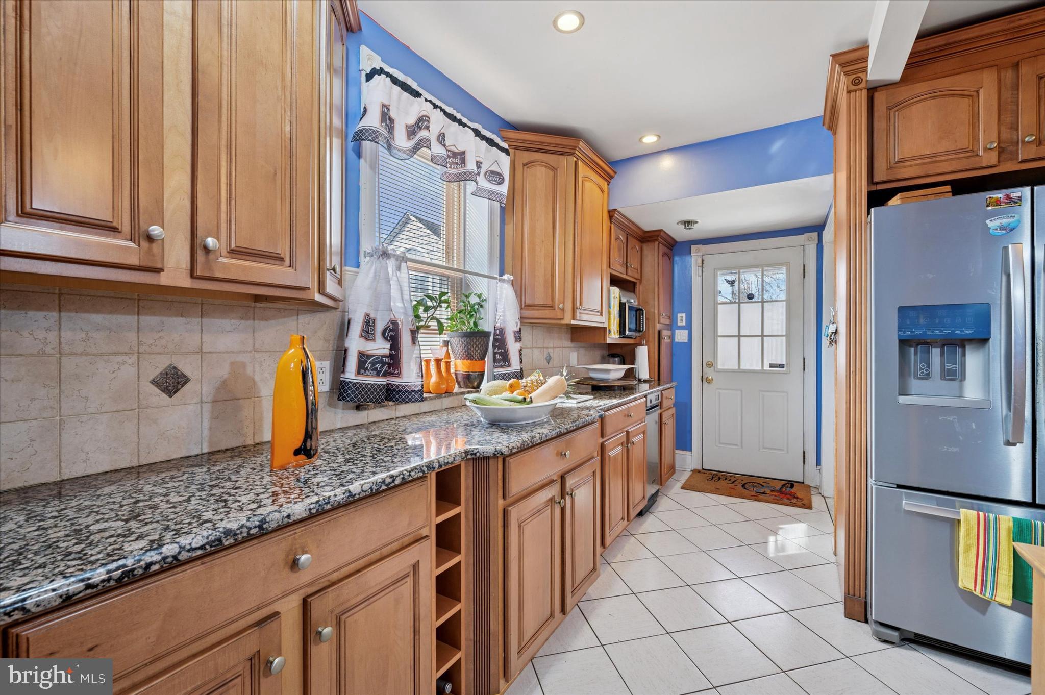 EAST OAK LANE - Residential