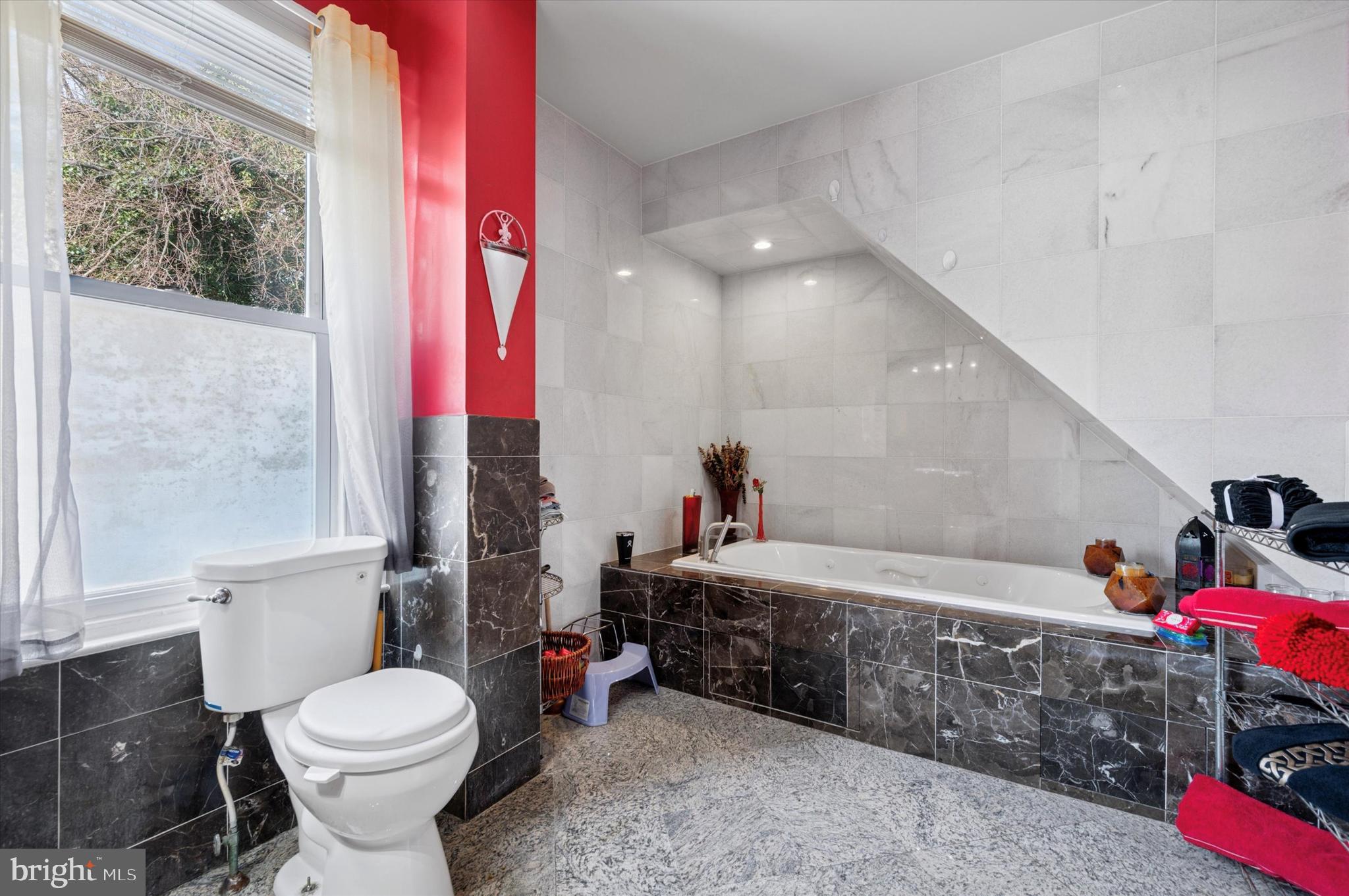 EAST OAK LANE - Residential