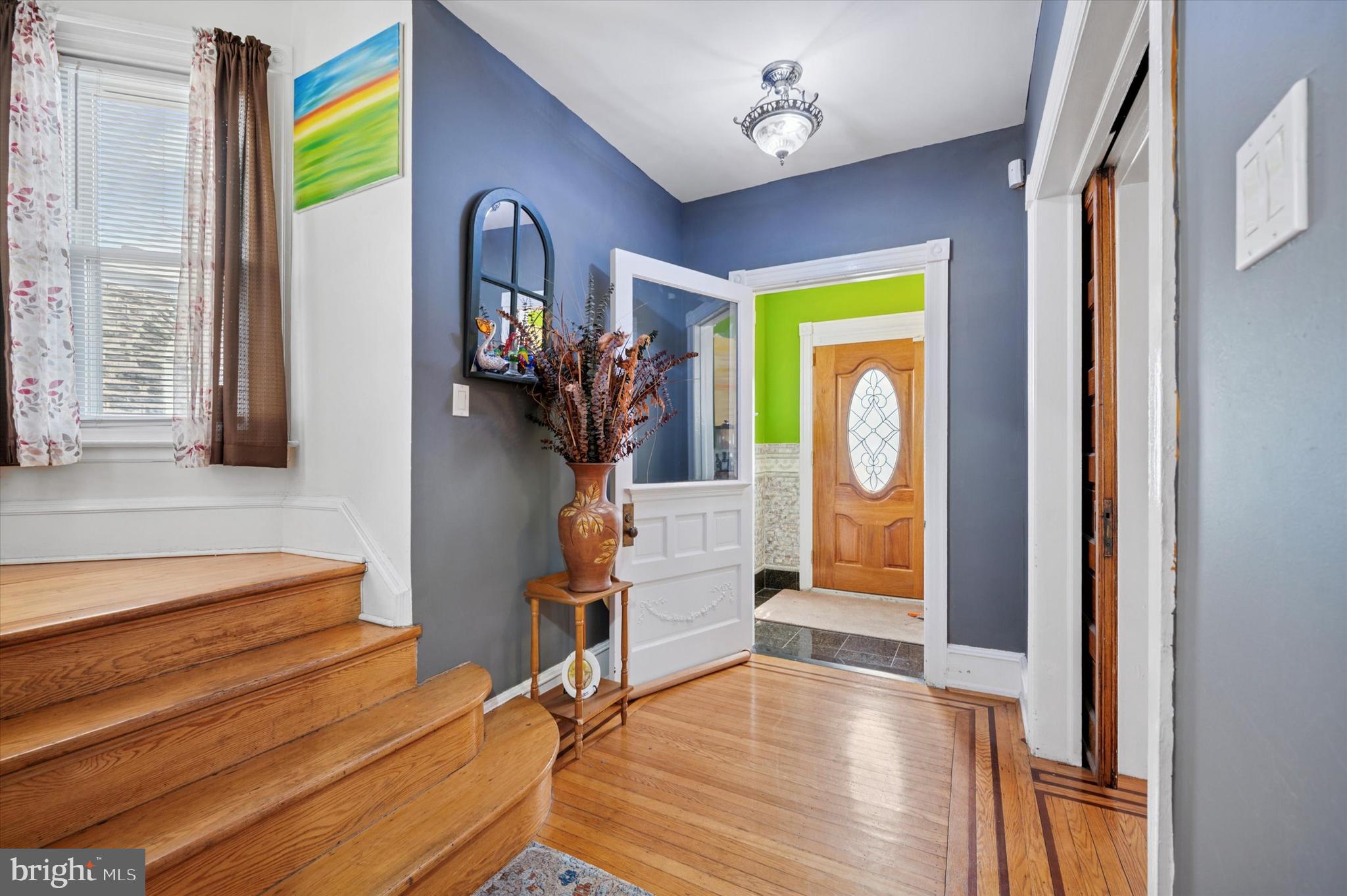 EAST OAK LANE - Residential