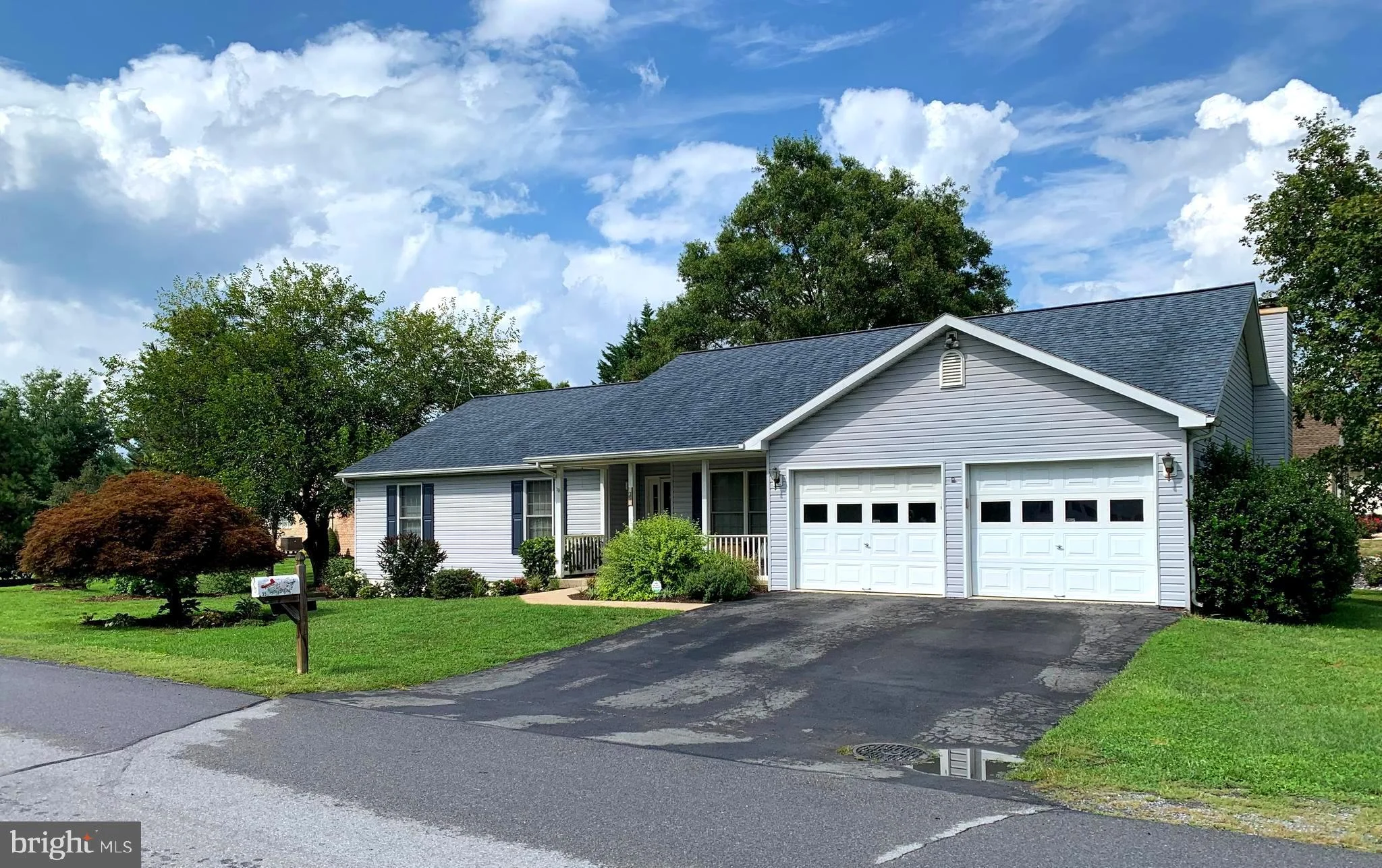 35 Oriole Lane, Falling Waters, WV 25419