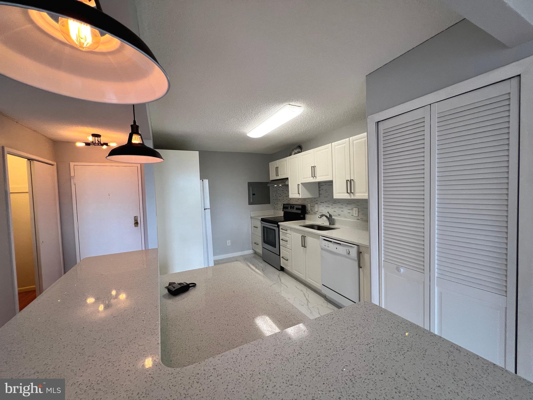 WESTLAKE PARK - Residential Lease