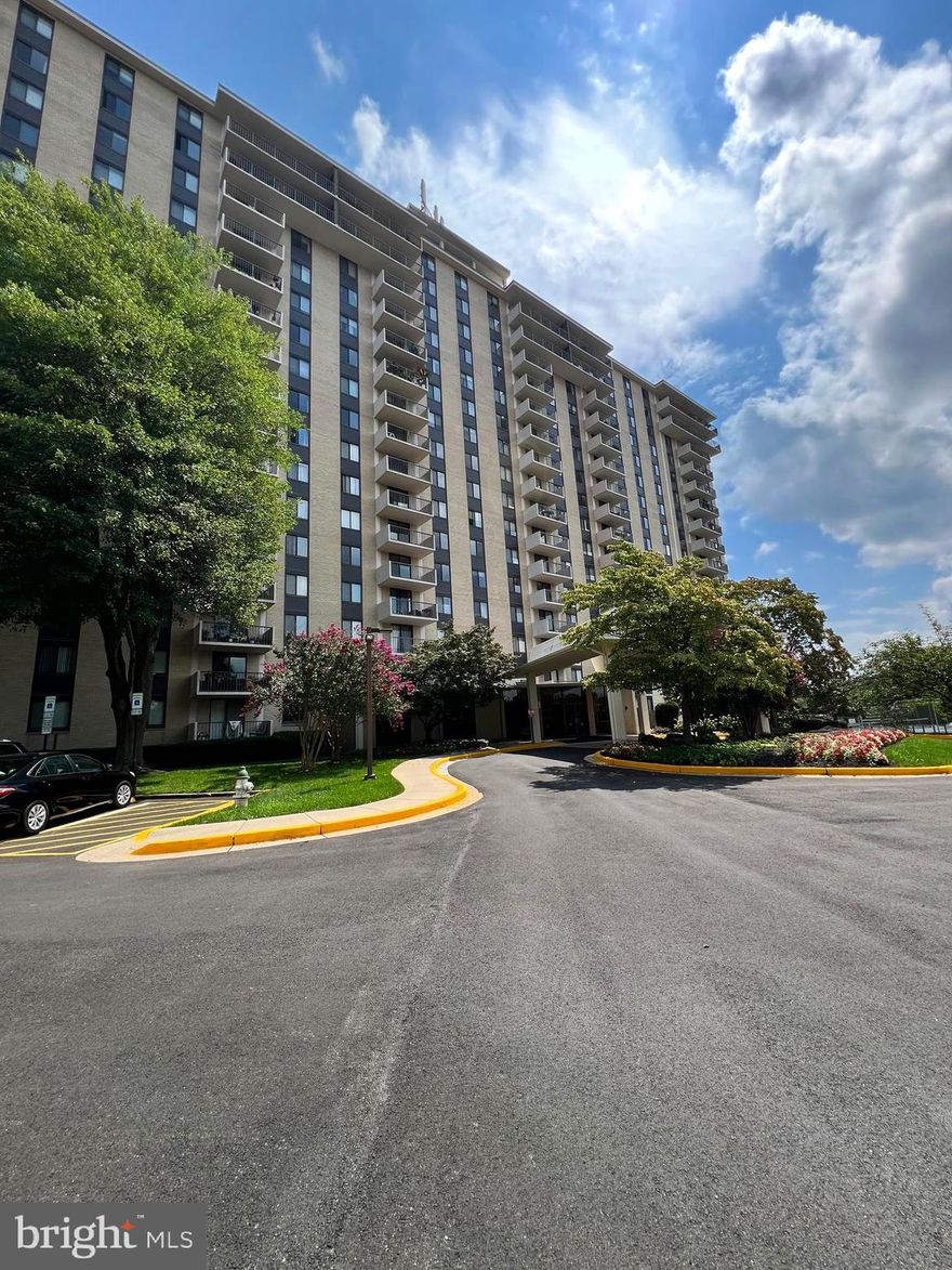 Welcome to this newly renovated, spacious condo with an open floor plan in Bethesda. Vacant and move in ready! All white kitchen with soft-close cabinet drawers, granite countertops, and plenty of storage.  The bathroom has been newly renovated as well. The many amenities include the Concierge Lobby, exercise room, meeting room, tennis courts, pool, and much more. All utilities and Cable TV are included in the condo fee. Plenty of free parking spaces for you and your guests. Washer & dryer in the unit and plenty of closet space, including a huge walk-in closet in the bedroom. Just a short drive to I-495 and I-270, the Grosvenor-Strathmore Red Line Metro station. Also, a two-three minute walk will take you to the Westfield-Montgomery mall with all that offers!
Perfect if you want to enjoy plenty of space with access to many amenities.