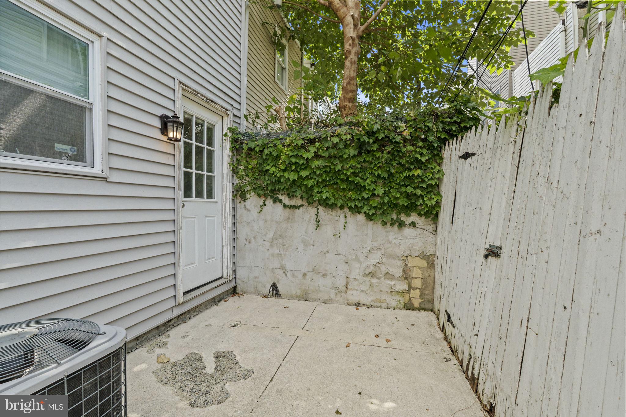 POINT BREEZE - Residential Lease