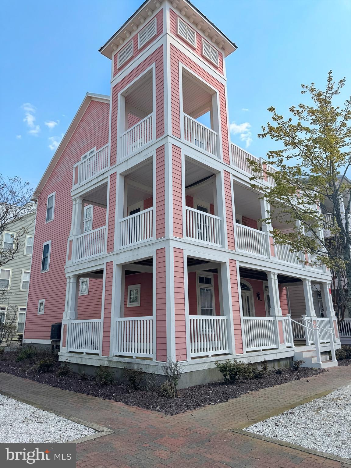 8 SHORE POINT DRIVE