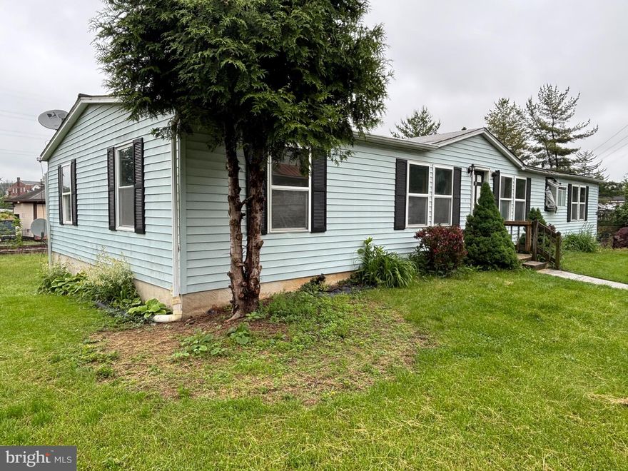 INVESTOR ALERT! Great opportunity to add to your investment portfolio. Prime location with strong ARV. With updates, you can unlock its full potential. Solid structure with a great layout. Perfect for a flip or rental income. Don't miss this undervalued gem in a rapidly growing neighborhood. As-is sale for preferred cash or hard money lending - conventional financing considered.