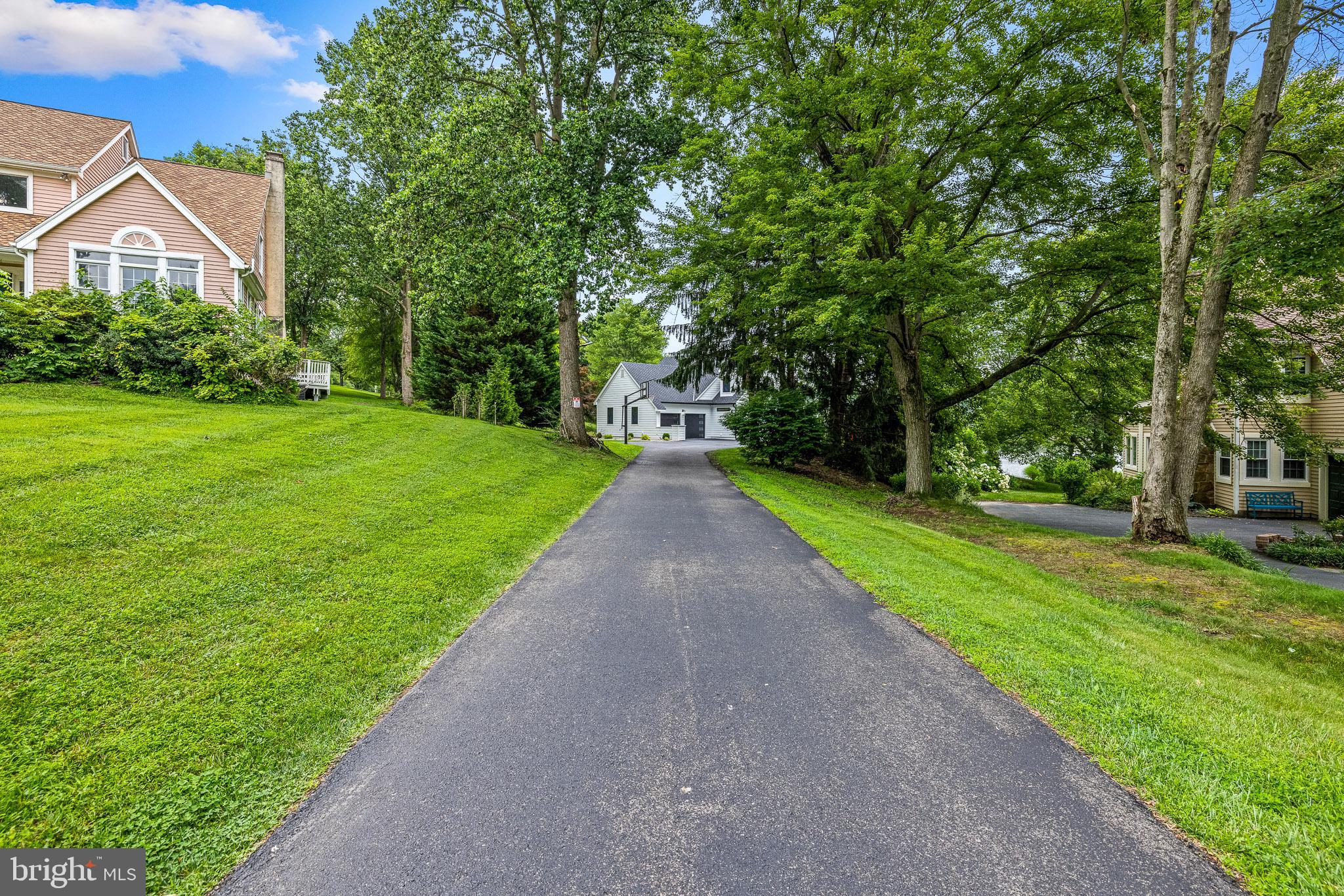 9 W SHORE COURT