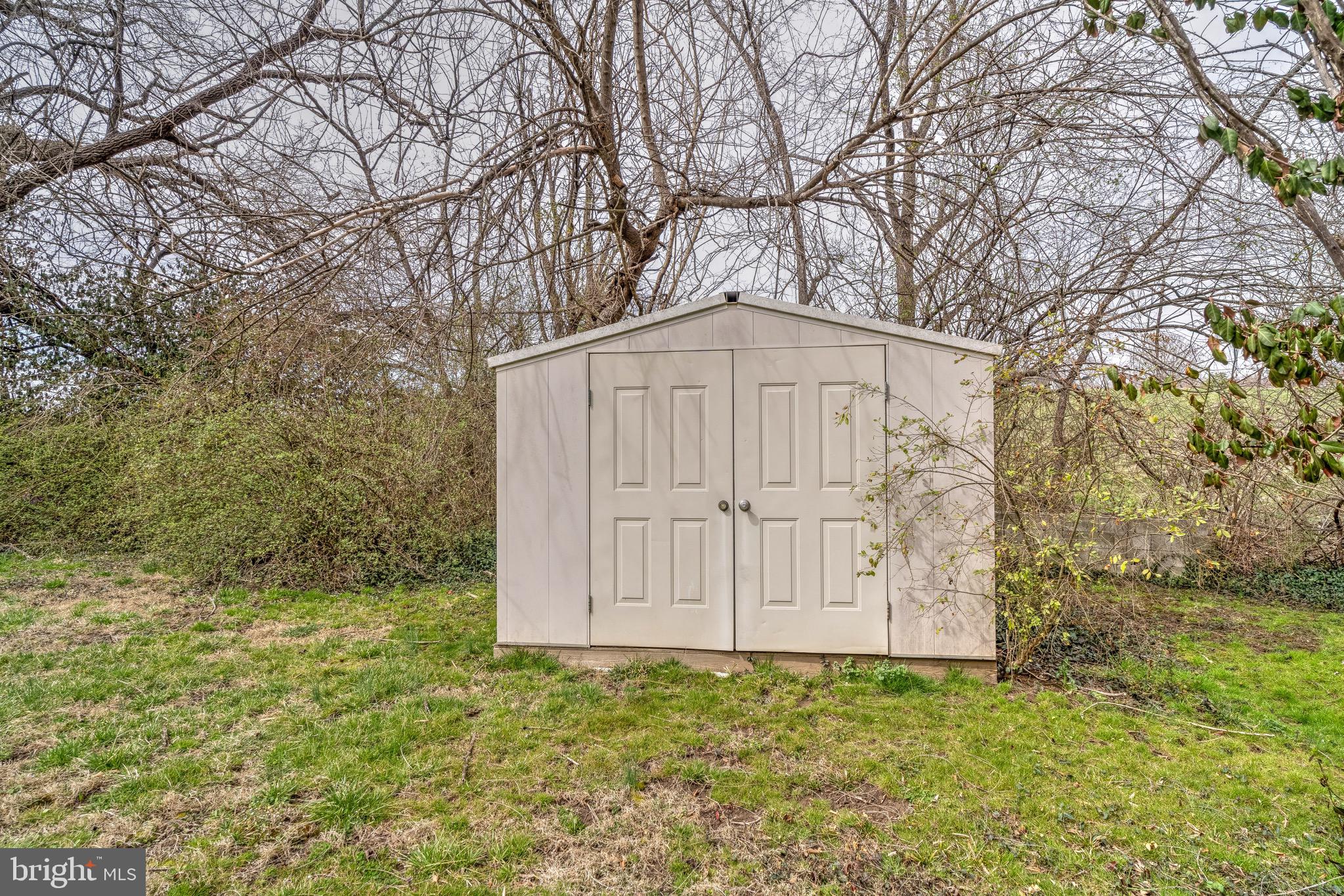 FAIRVIEW VILLAGE - Residential