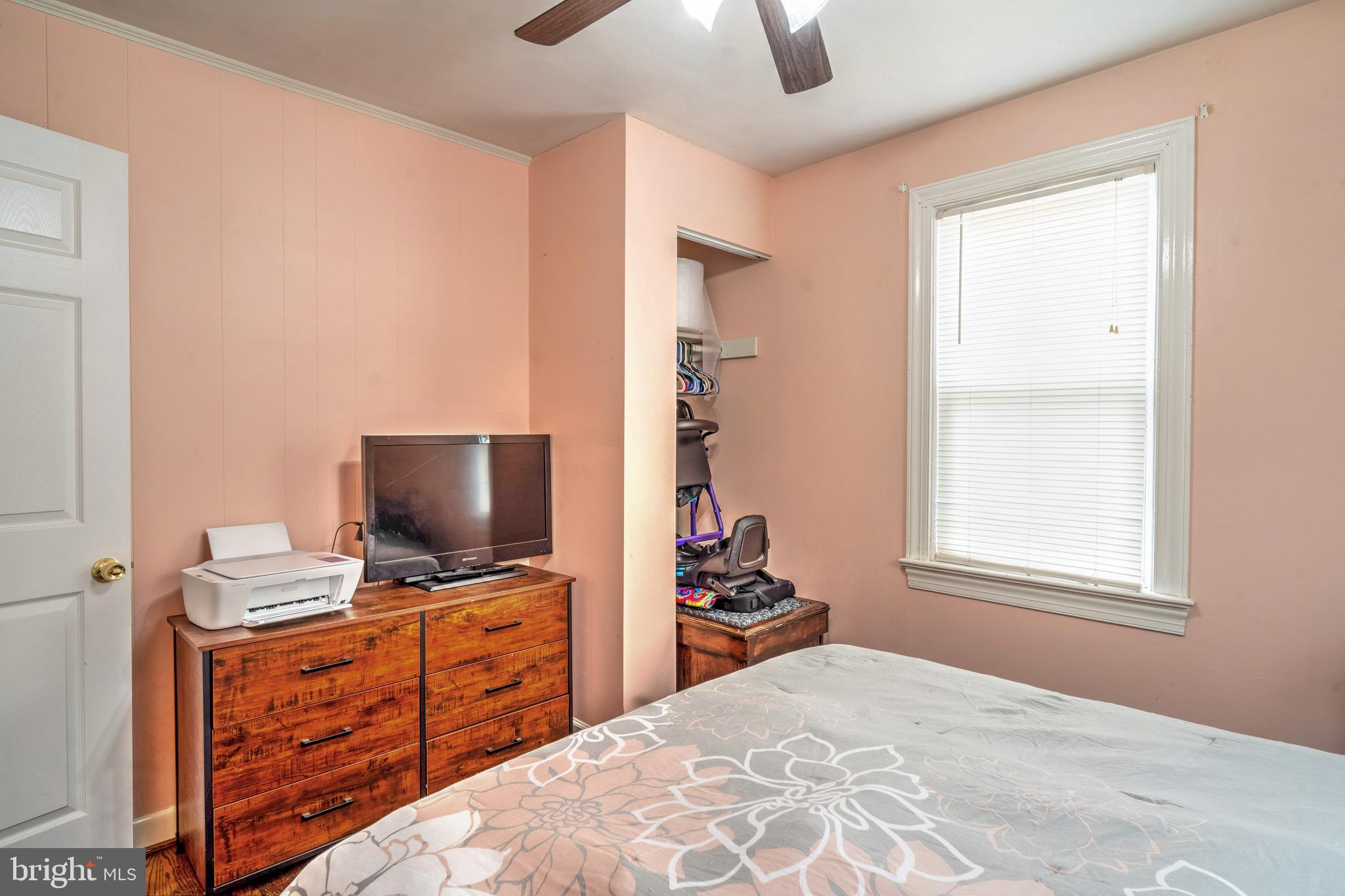 FAIRVIEW VILLAGE - Residential