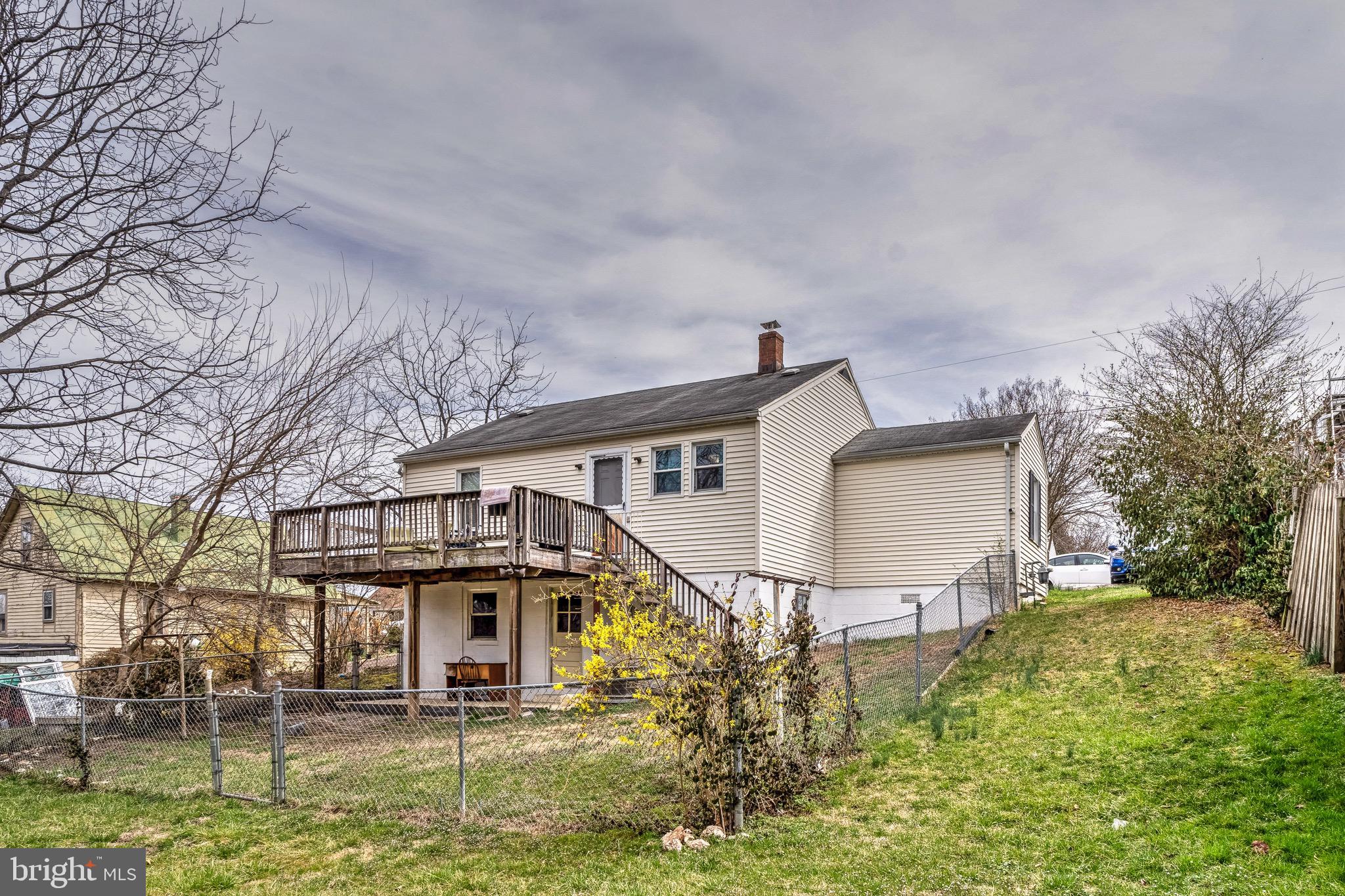 FAIRVIEW VILLAGE - Residential