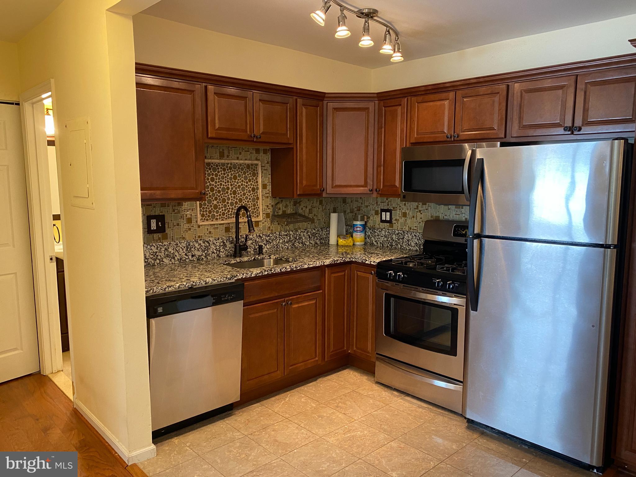 BURKE COVE - Residential Lease