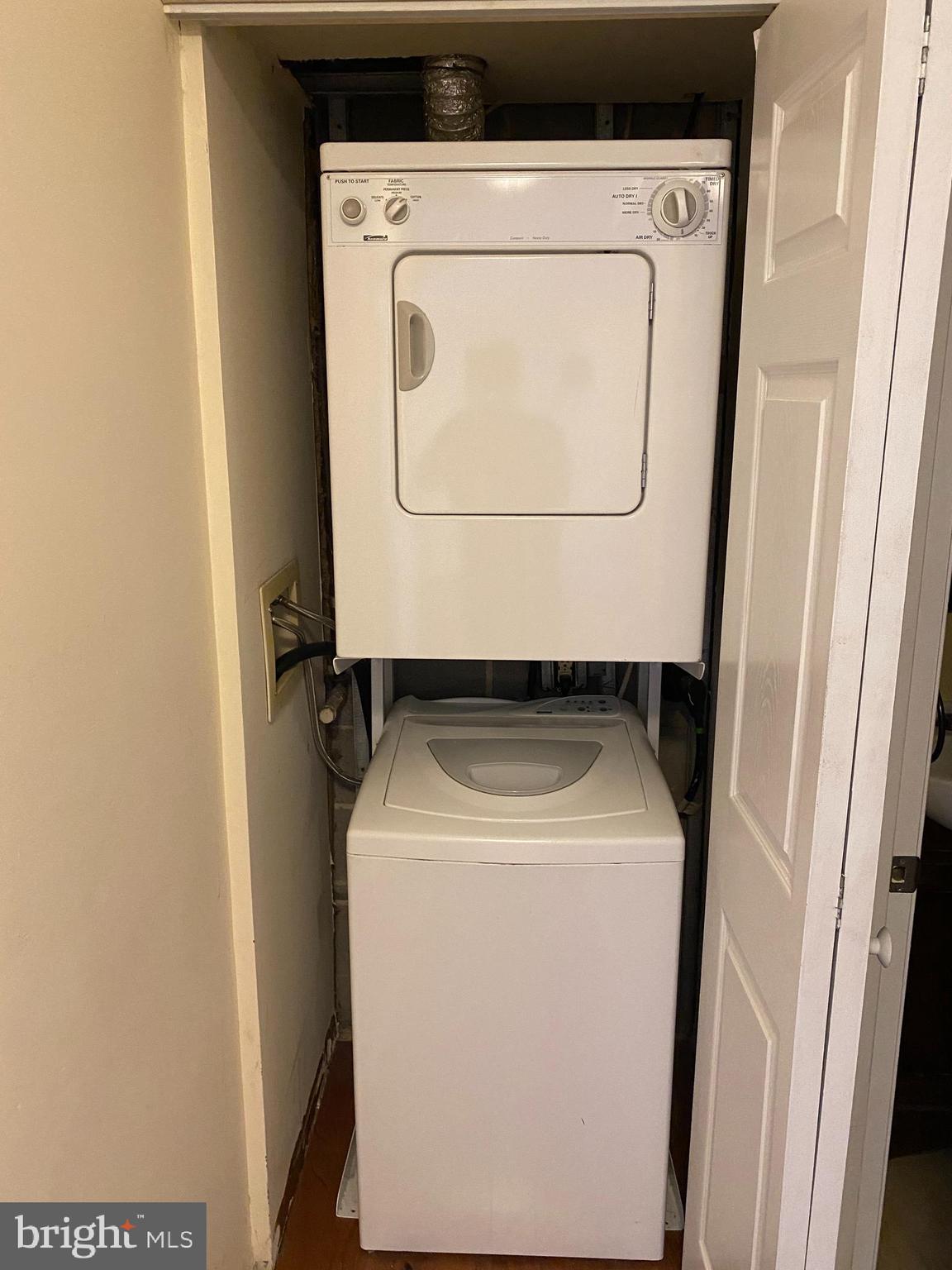 BURKE COVE - Residential Lease