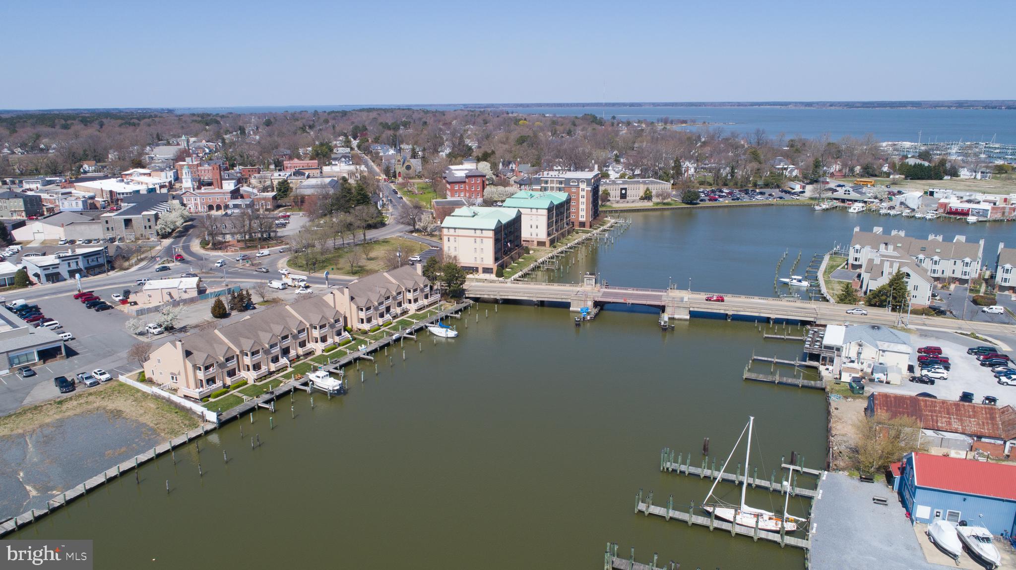 204 MARKET SQUARE 12C