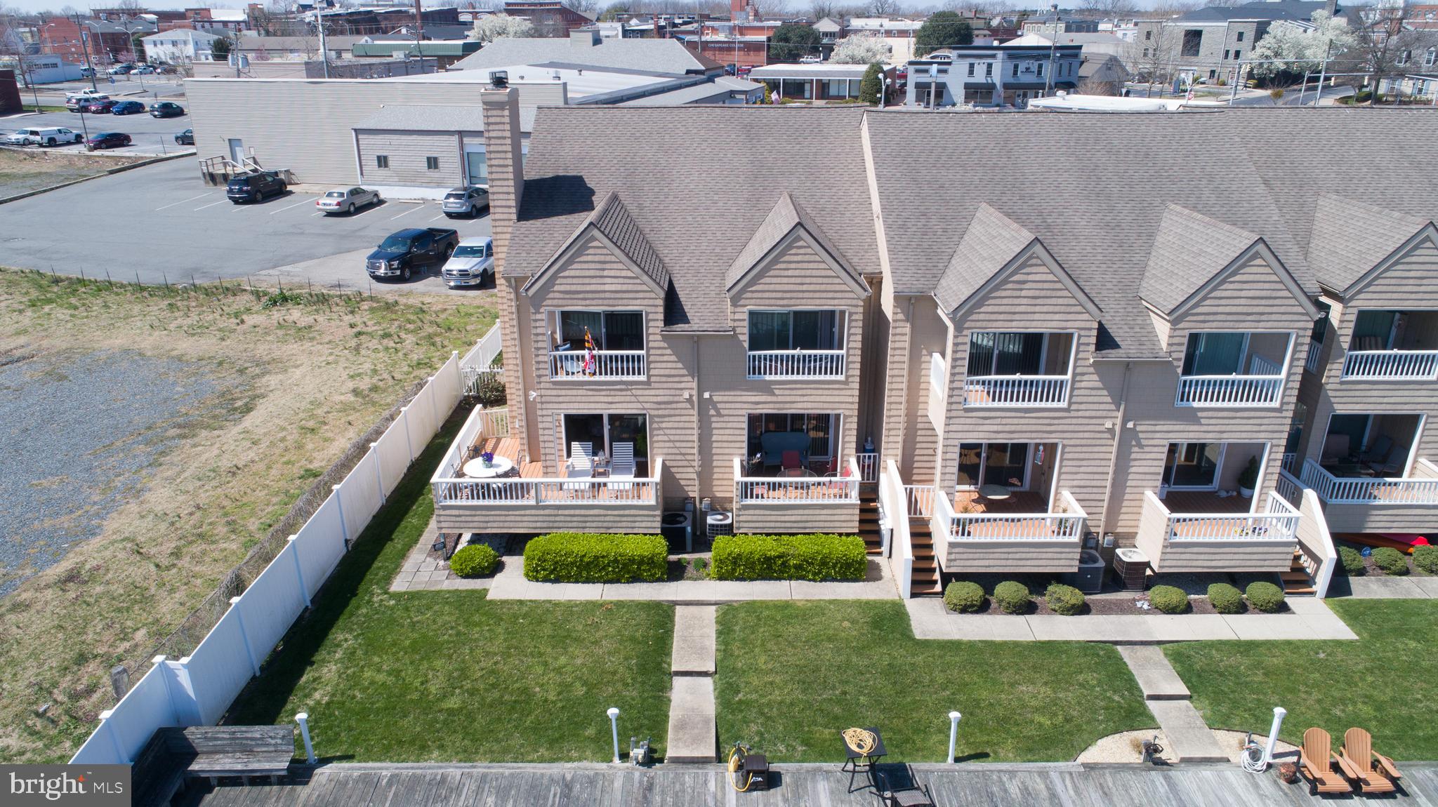 MARKET SQUARE - Residential