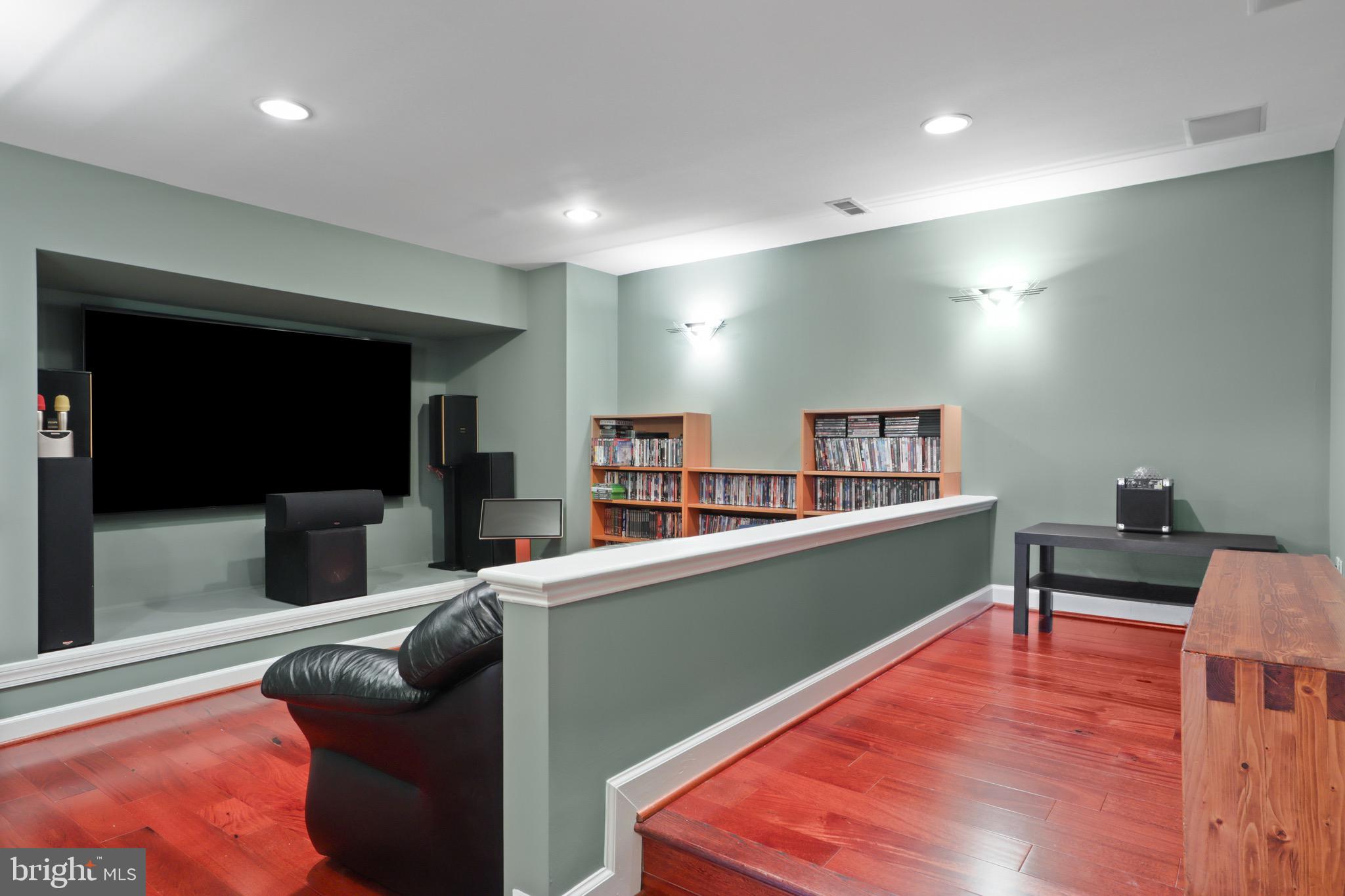 POTOMAC OAKS - Residential