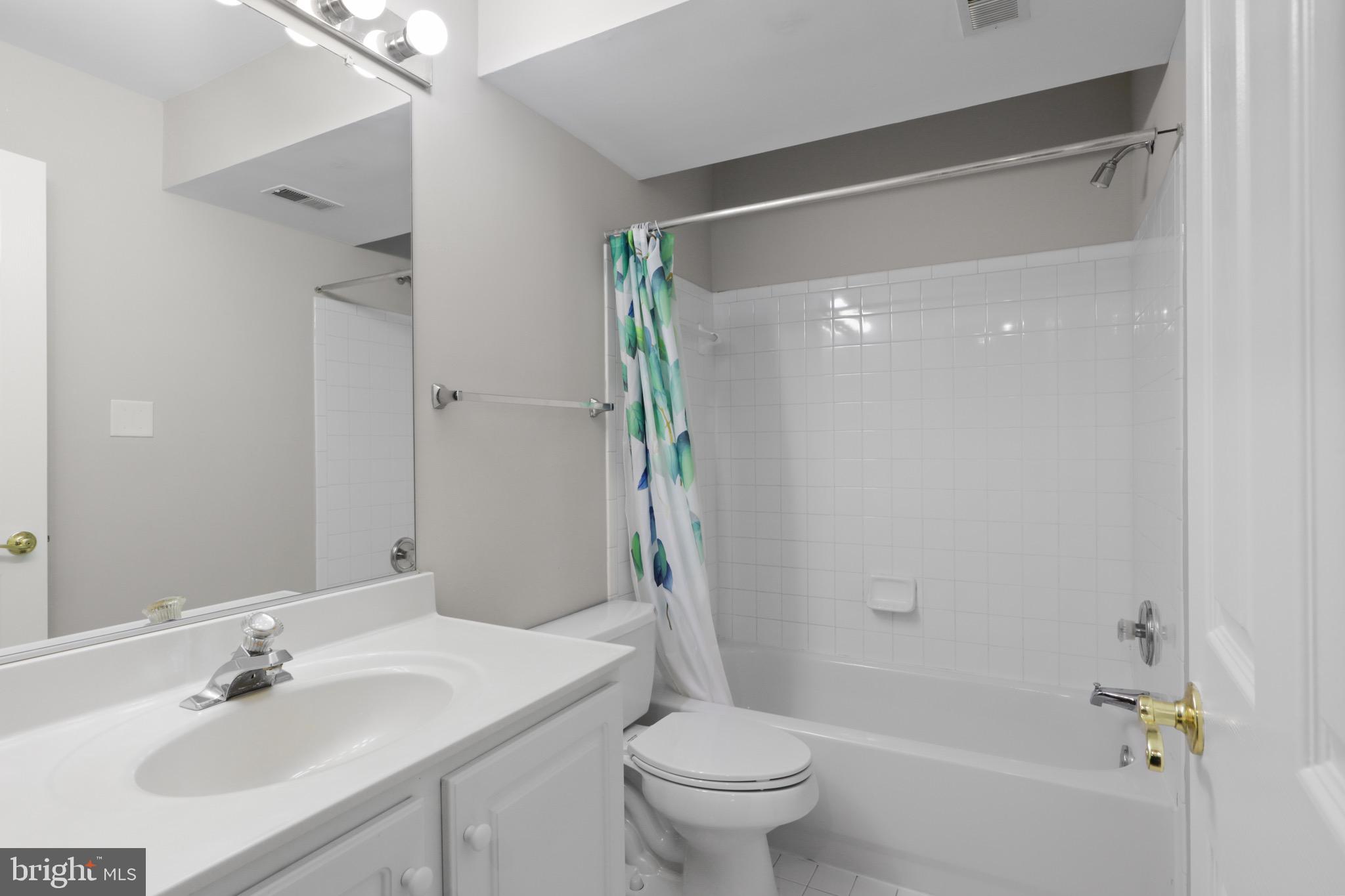 POTOMAC OAKS - Residential