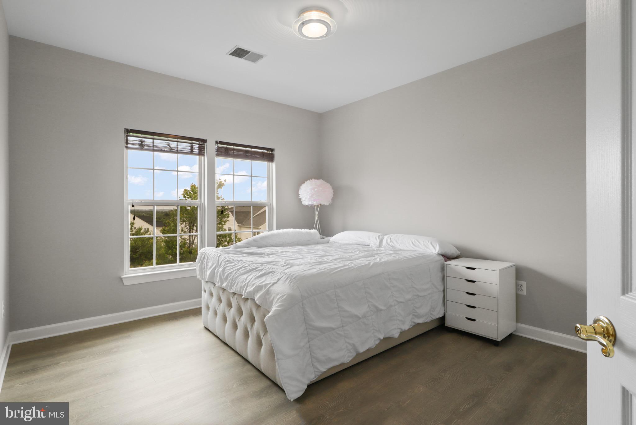 POTOMAC OAKS - Residential