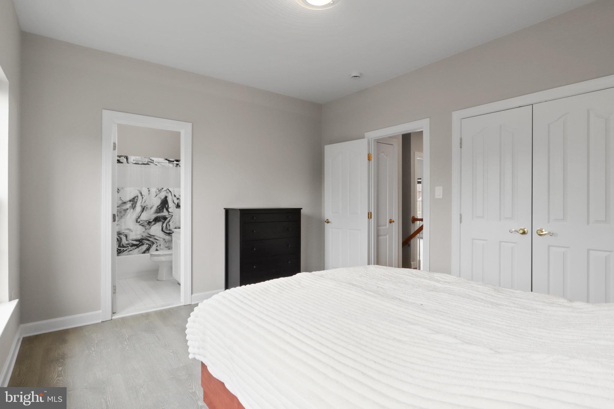 POTOMAC OAKS - Residential