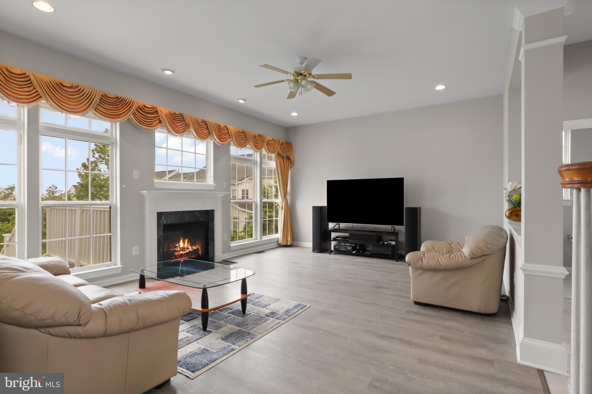 POTOMAC OAKS - Residential