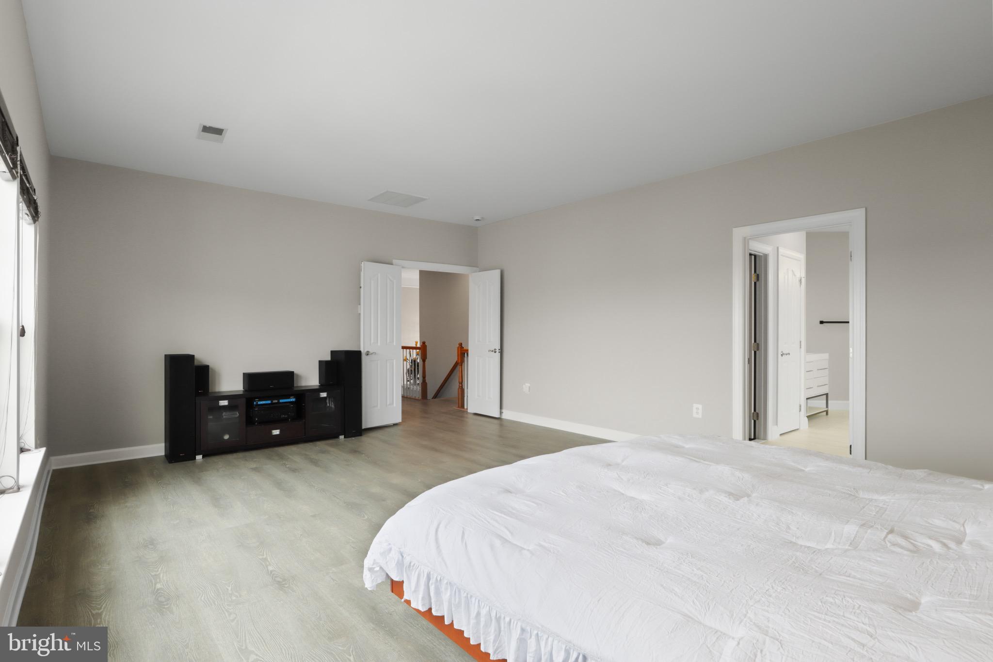 POTOMAC OAKS - Residential