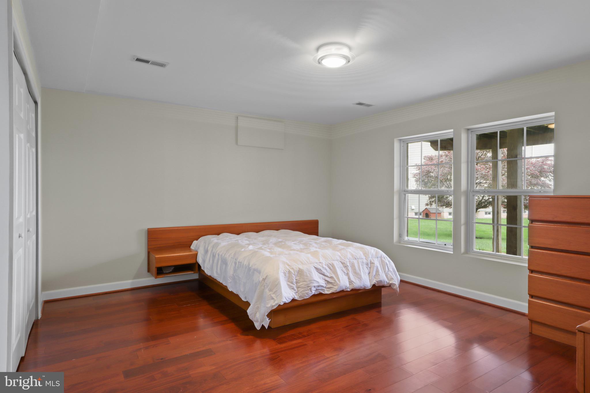 POTOMAC OAKS - Residential