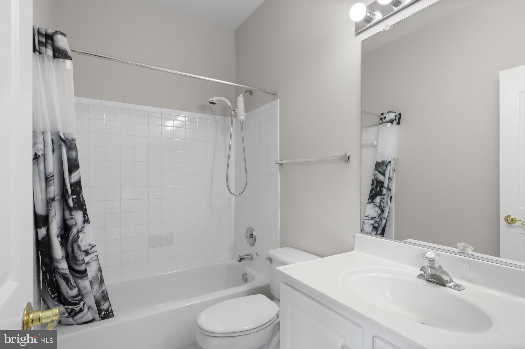 POTOMAC OAKS - Residential