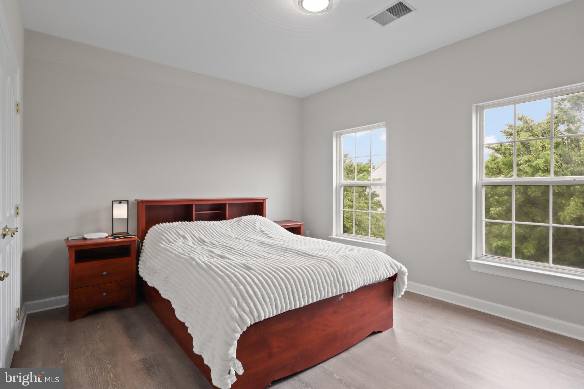 POTOMAC OAKS - Residential