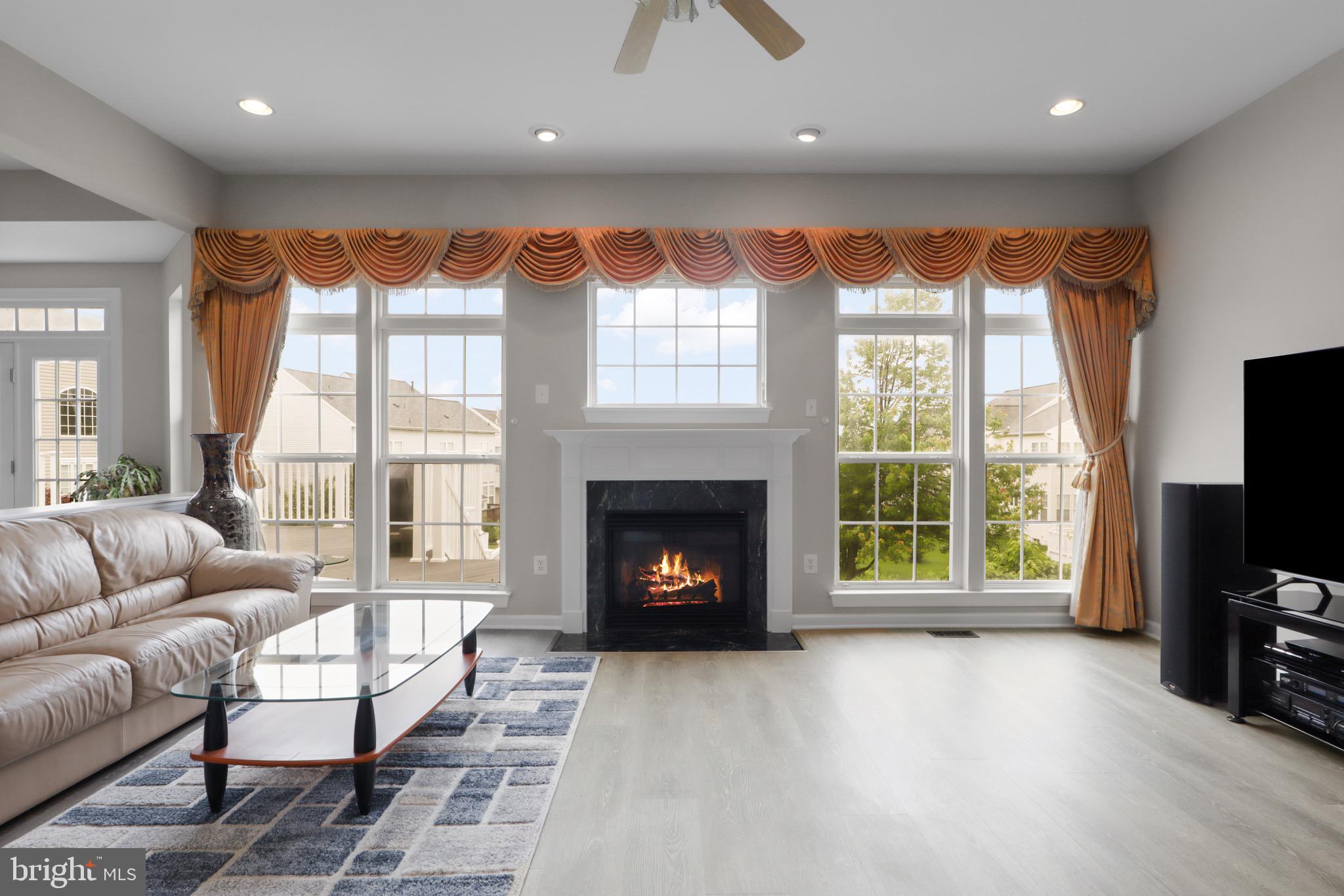 POTOMAC OAKS - Residential