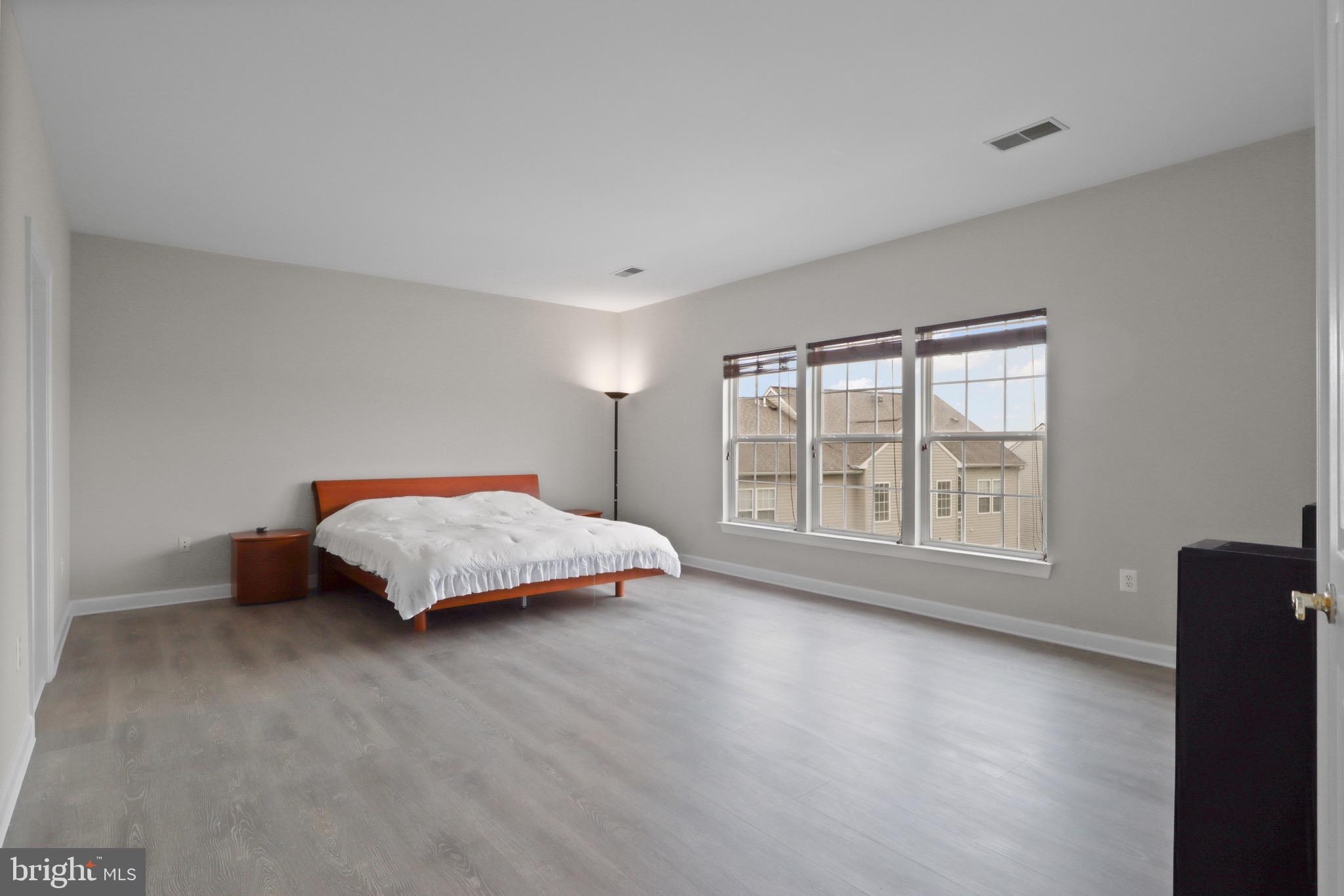 POTOMAC OAKS - Residential