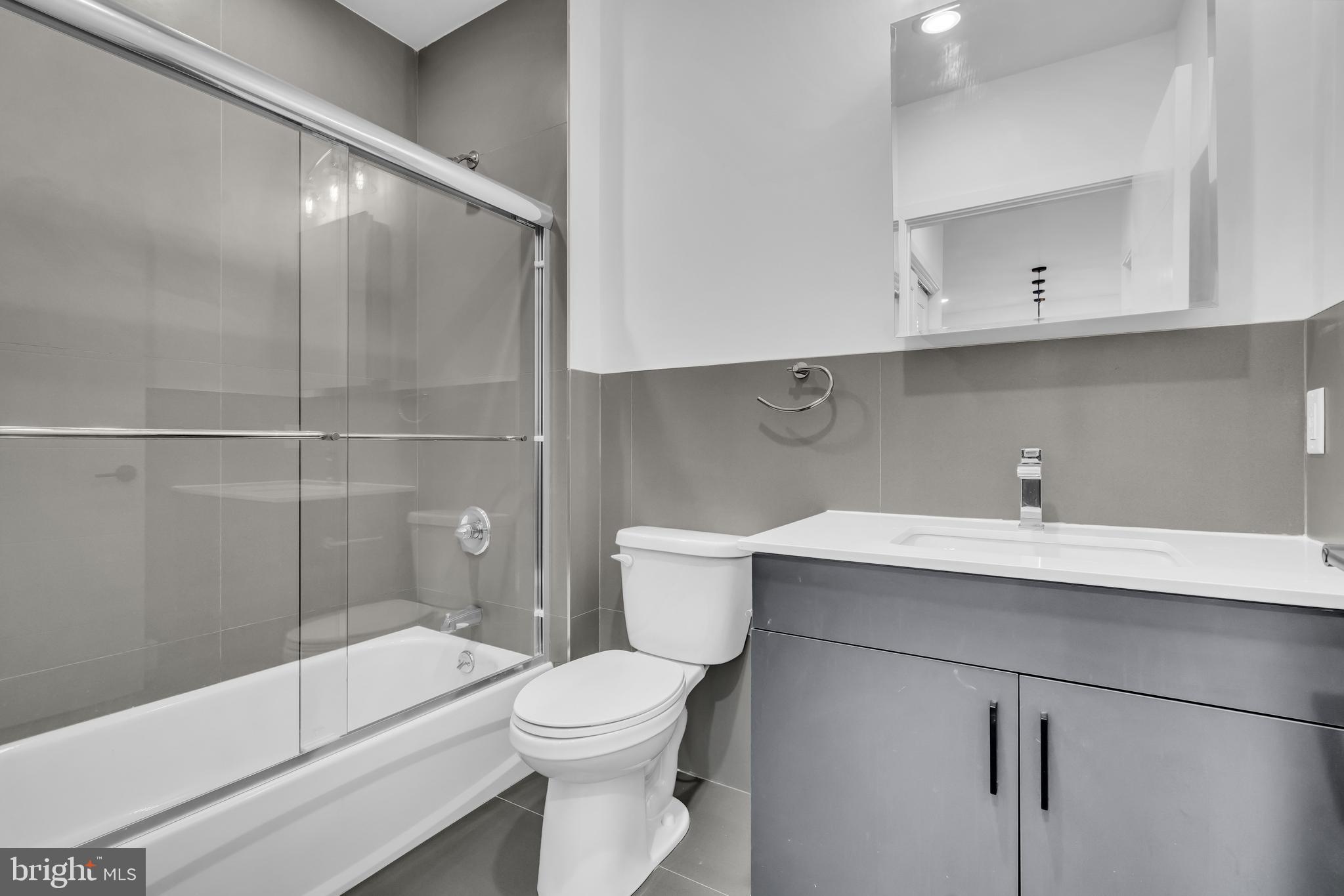 OLDE KENSINGTON - Residential Lease