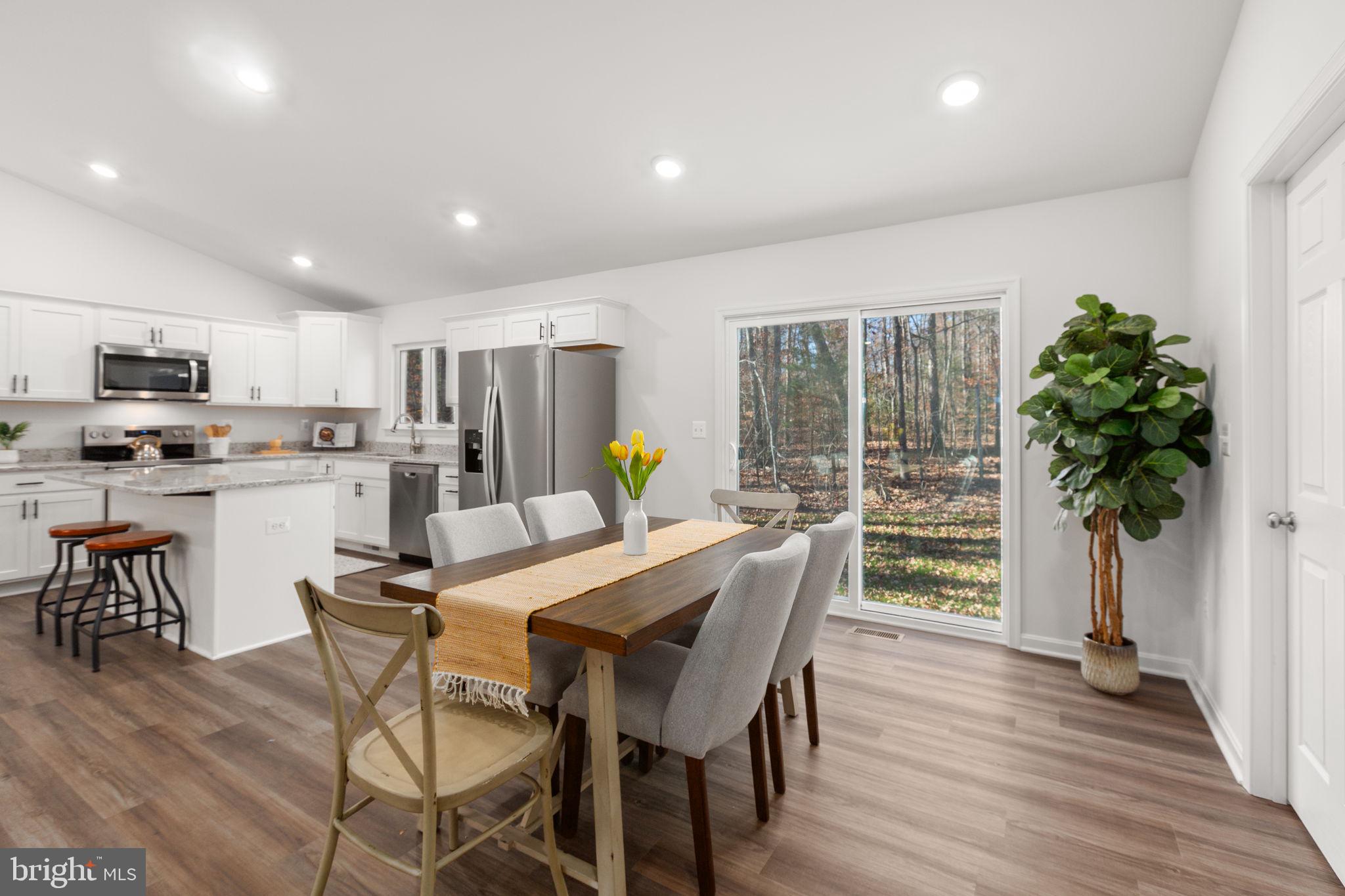 FRESHWATER ESTATES - Residential