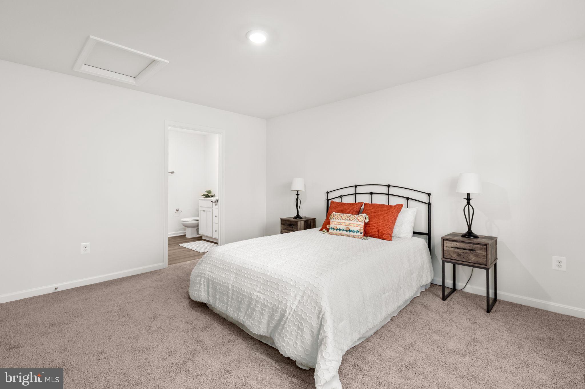 FRESHWATER ESTATES - Residential