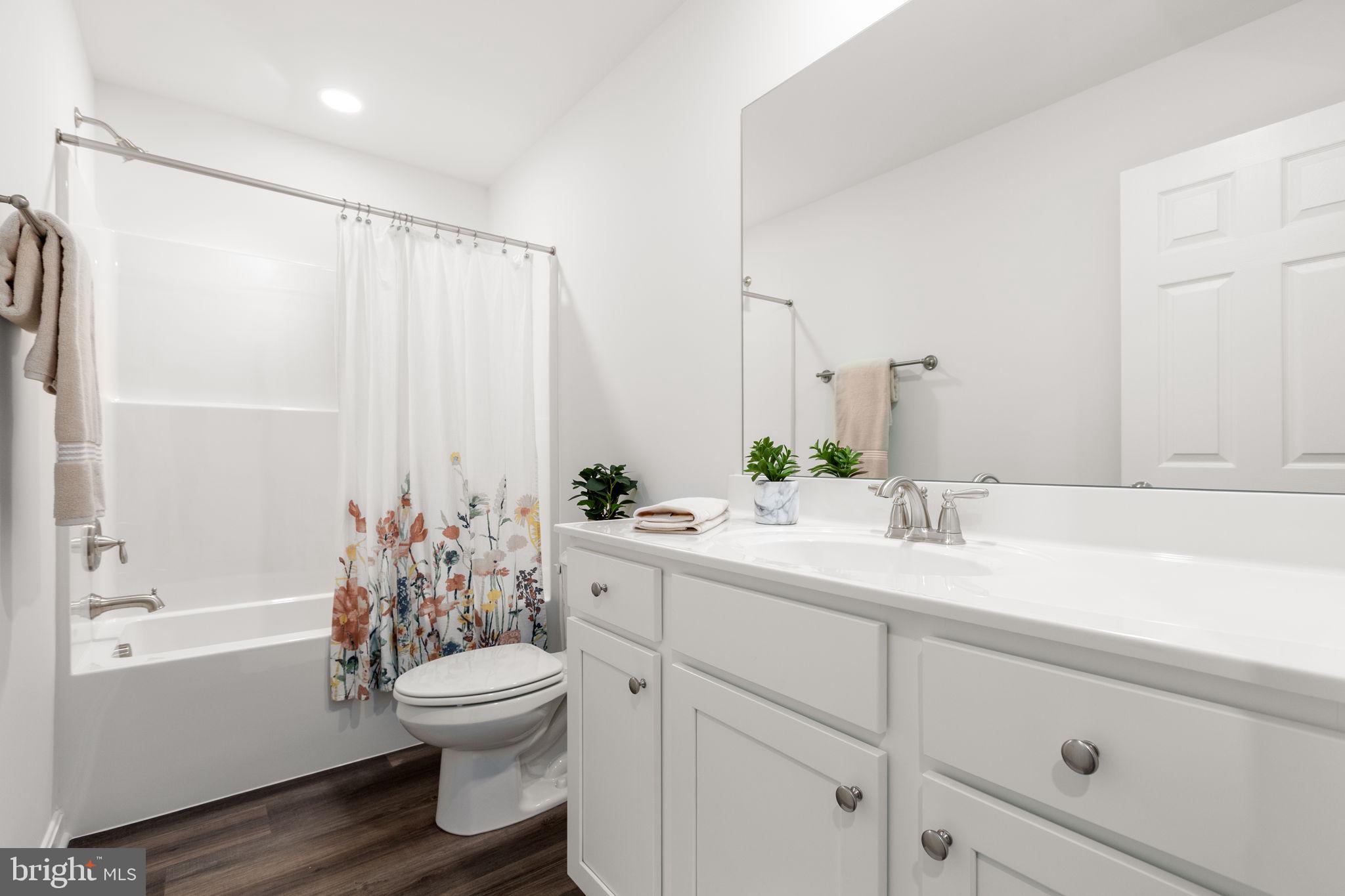 FRESHWATER ESTATES - Residential