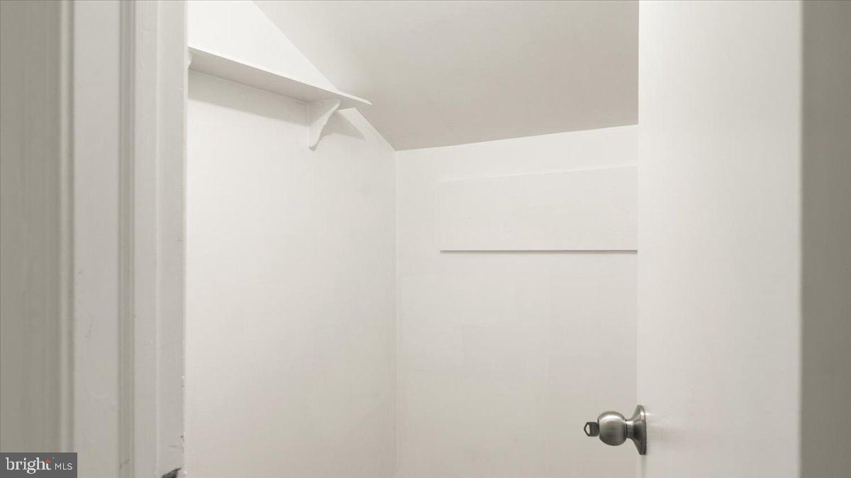 THE MEADOWS - Residential Lease