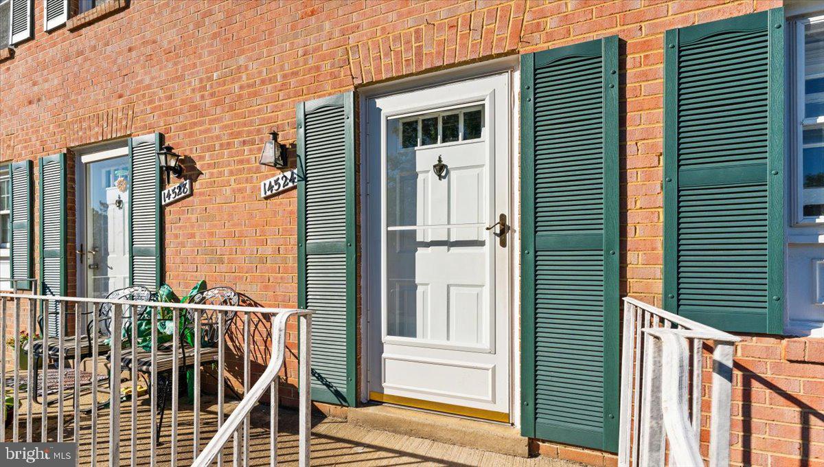 THE MEADOWS - Residential Lease