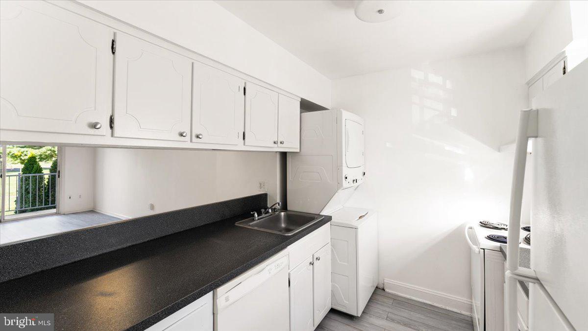 THE MEADOWS - Residential Lease